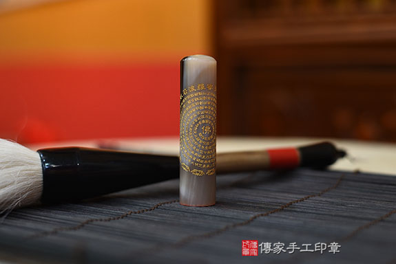 半手工刻印印章：赤牛角開運印章實際成品、印章作品分享、赤牛角印章材質介紹。（銀行印鑑，一圓一方），傳家印章桃園店。2021.05.01