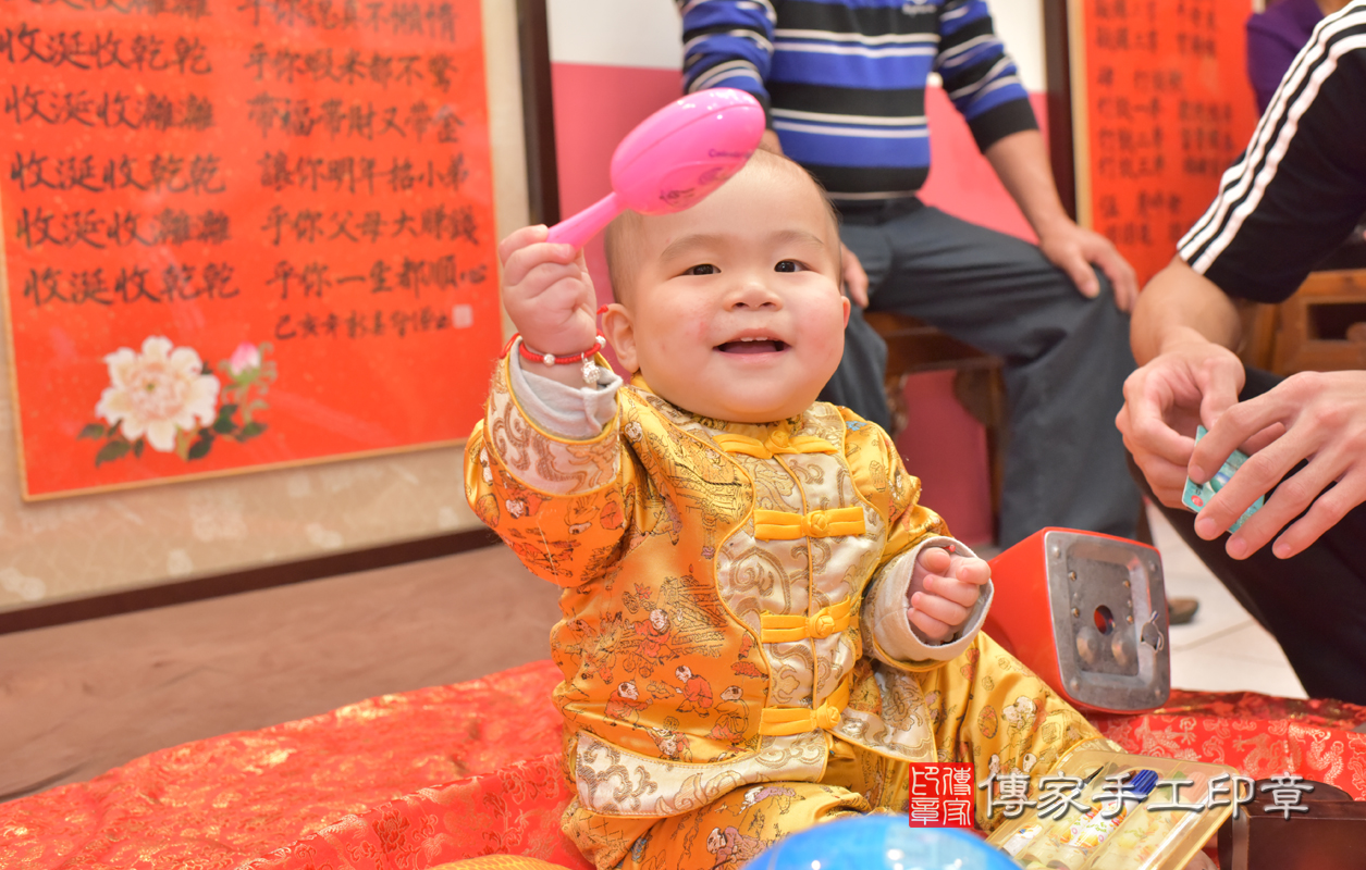 台中市北區陳寶寶古禮抓周祝福活動。照片1