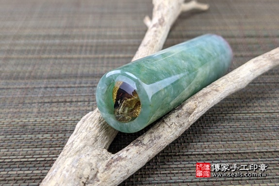 全手工噴砂印章：翡翠臍帶印章實際成品、印章作品分享、翡翠印章材質介紹。（臍帶印章、肚臍章、肚臍印章，胎毛印章，一圓一方），傳家印章高雄店。2021.05.12