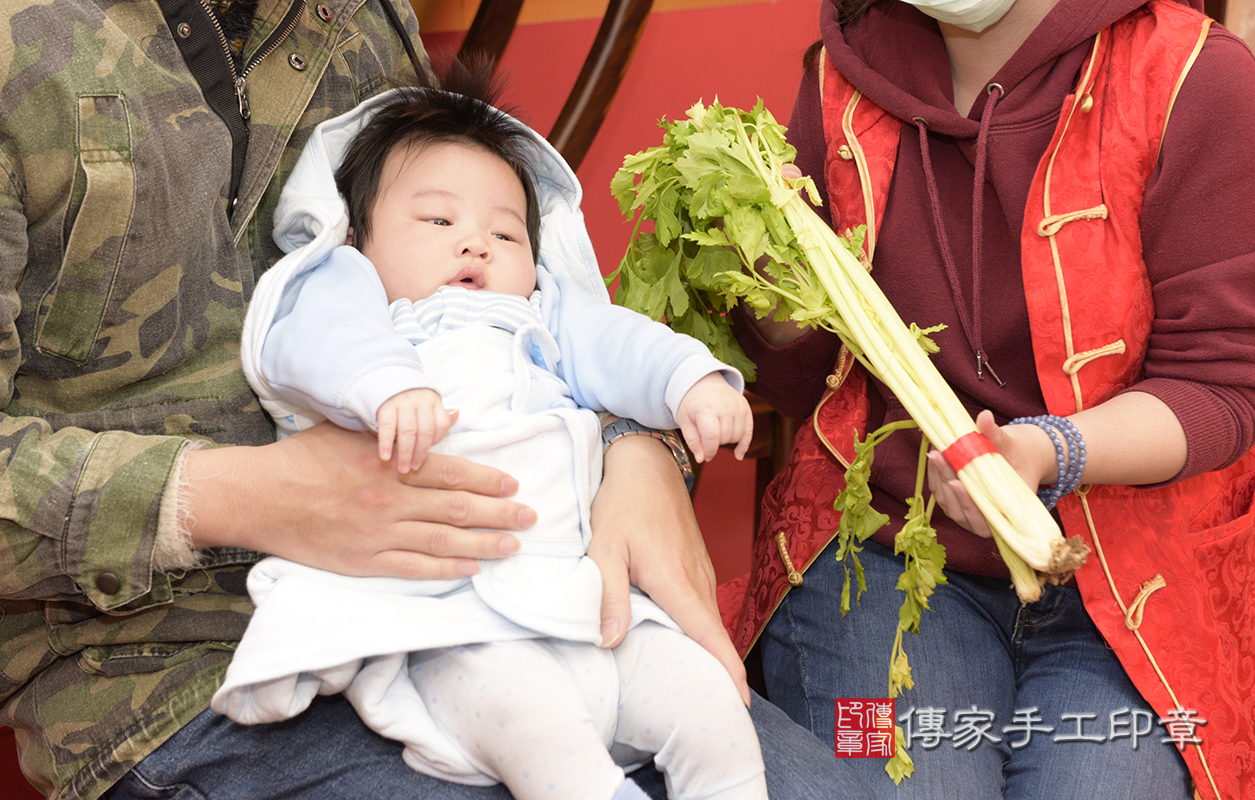 讓林寶寶努力向上，用功讀書！