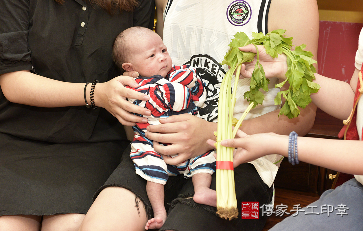 讓陳寶寶用功讀書努力向上，升官都順利！