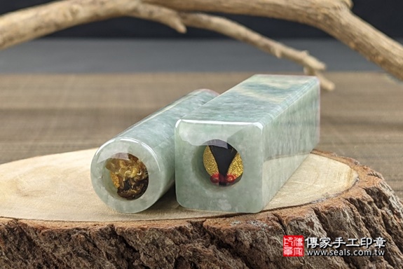 全手工噴砂印章：翡翠臍髮印章實際成品、印章作品分享、翡翠印章材質介紹。（臍帶印章、肚臍章、肚臍印章，胎毛印章，一圓一方），傳家印章高雄店。2021.05.31