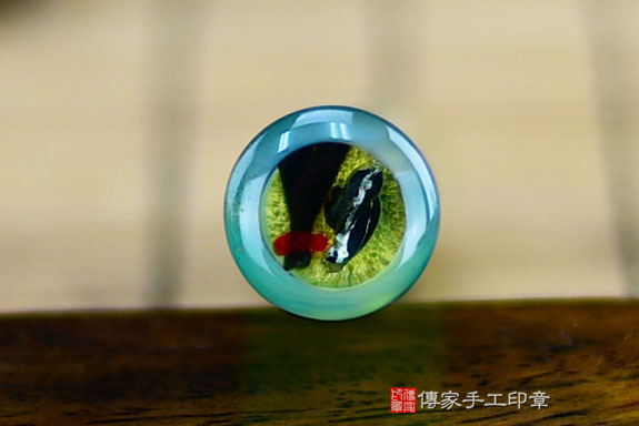 半手工噴砂印章：染色綠瑪瑙臍帶章實際成品、印章作品分享、染色綠瑪瑙印章材質介紹。（臍帶印章、肚臍章、肚臍印章，胎毛印章，一圓一方）傳家手工印章桃園店。2021.06.15