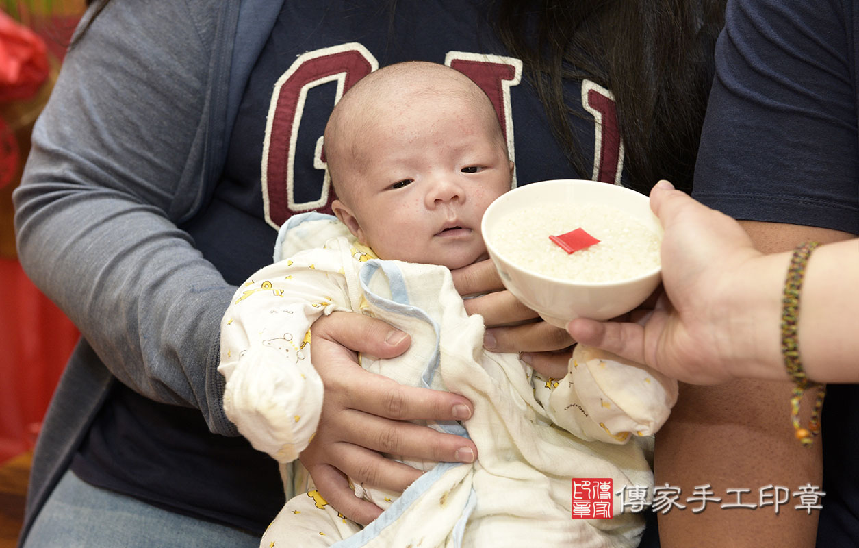 為寶寶準備滿滿的米。  米。「代表的含意：一生有飯吃，豐衣足食，不愁吃穿」  讓寶寶有的吃有的穿，長大都不愁吃穿唷～