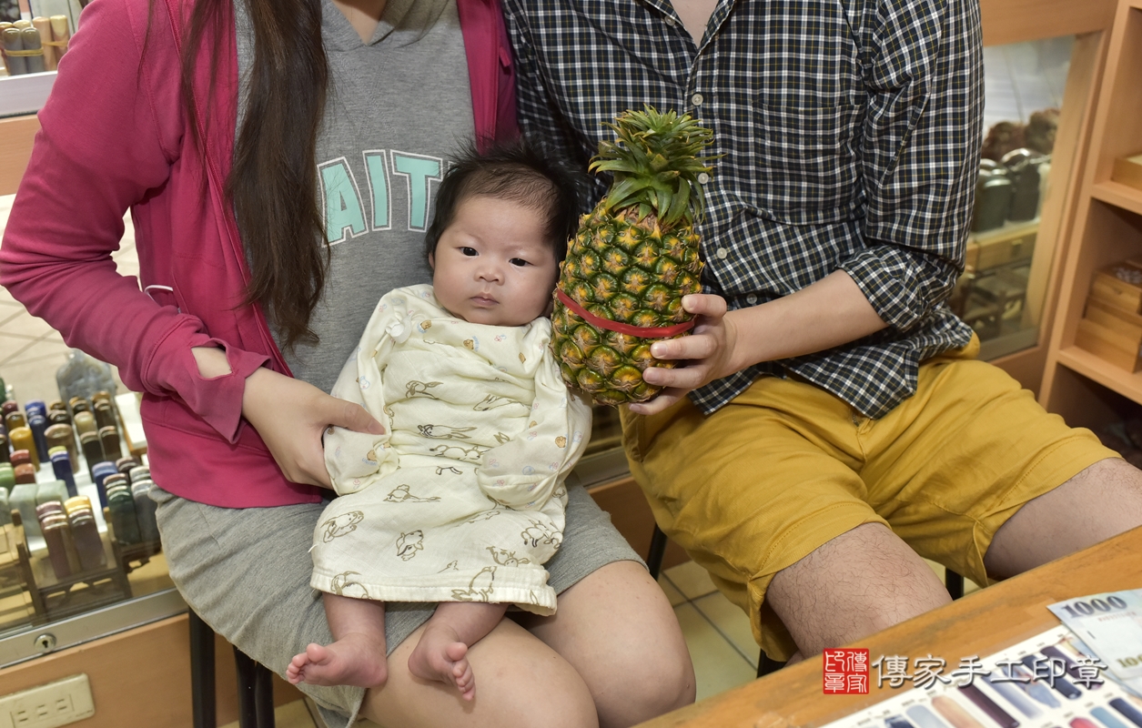 剃胎毛、滿月剃頭、嬰兒剃頭、嬰兒理髮、嬰兒剃髮、嬰兒剃胎毛、嬰兒滿月剃頭、李寶寶剃頭、剃胎毛儀式、剃胎毛吉祥話、滿月剃頭儀式、滿月剃頭吉祥話、李寶寶剃胎毛、李寶寶滿月剃頭理髮、 新北市永和區剃胎毛、新北市永和區滿月剃頭、新北市永和區嬰兒剃頭剃胎毛、新北市永和區嬰兒理髮、新北市嬰兒剃髮、 李寶寶(新北市永和區嬰兒李寶寶滿月剃頭理髮、嬰兒剃胎毛儀式吉祥話)。中國風會場，爸媽寶貝穿「日中韓」古裝禮服。專業拍照、DVD光碟、證書。★購買「臍帶章、肚臍章、胎毛筆刷印章」贈送：剃頭、收涎、抓周，三選一。2021.09.26照片26