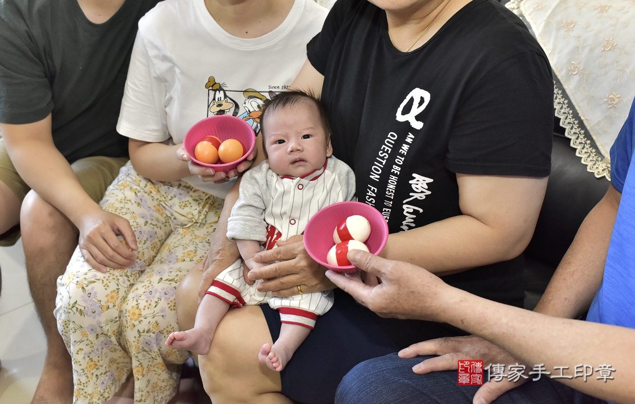 剃胎毛、滿月剃頭、嬰兒剃頭、嬰兒理髮、嬰兒剃髮、嬰兒剃胎毛、嬰兒滿月剃頭、林寶寶剃頭、剃胎毛儀式、剃胎毛吉祥話、滿月剃頭儀式、滿月剃頭吉祥話、林寶寶剃胎毛、林寶寶滿月剃頭理髮、 新北市蘆洲區剃胎毛、新北市蘆洲區滿月剃頭、新北市蘆洲區嬰兒剃頭剃胎毛、新北市蘆洲區嬰兒理髮、新北市嬰兒剃髮、 林寶寶(新北市蘆洲區到府嬰兒林寶寶滿月剃頭理髮、到府嬰兒剃胎毛儀式吉祥話)。到府剃頭剃胎毛主持、專業拍照、DVD光碟、證書。★購買「臍帶章、肚臍章、胎毛筆刷印章」贈送：剃頭、收涎、抓周，三選一。2021.11.07照片6