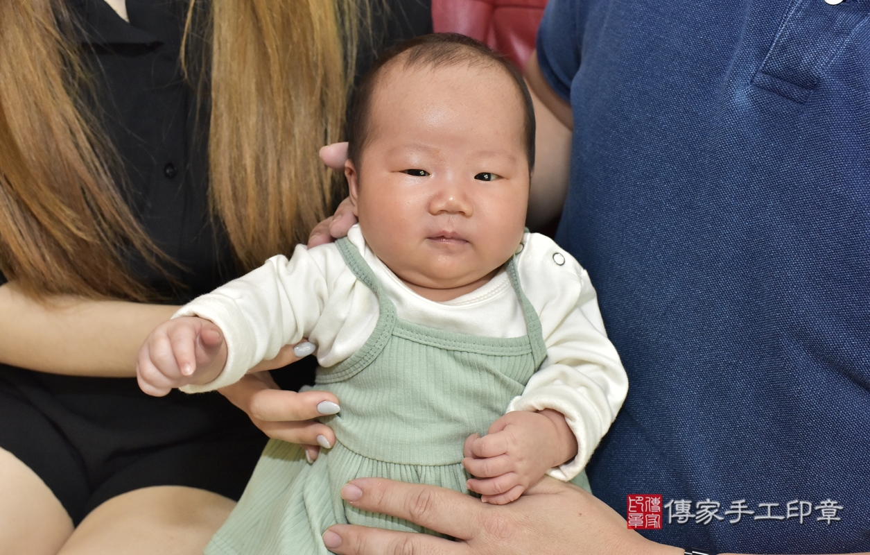 剃胎毛、滿月剃頭、嬰兒剃頭、嬰兒理髮、嬰兒剃髮、嬰兒剃胎毛、嬰兒滿月剃頭、劉寶寶剃頭、剃胎毛儀式、剃胎毛吉祥話、滿月剃頭儀式、滿月剃頭吉祥話、劉寶寶剃胎毛、劉寶寶滿月剃頭理髮、 新北市林口區剃胎毛、新北市林口區滿月剃頭、新北市林口區嬰兒剃頭剃胎毛、新北市林口區嬰兒理髮、新北市嬰兒剃髮、 劉寶寶(新北市林口區到府嬰兒劉寶寶滿月剃頭理髮、到府嬰兒剃胎毛儀式吉祥話)。到府剃頭剃胎毛主持、專業拍照、DVD光碟、證書。★購買「臍帶章、肚臍章、胎毛筆刷印章」贈送：剃頭、收涎、抓周，三選一。2021.11.16照片2