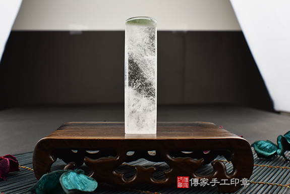 綠色幻影~半手工噴砂綠幽靈開運個人章~開運印章實際成品、印章作品分享、綠幽靈印章材質介紹。（銀行印鑑，一圓一方），傳家印章台中店。2022.5.11