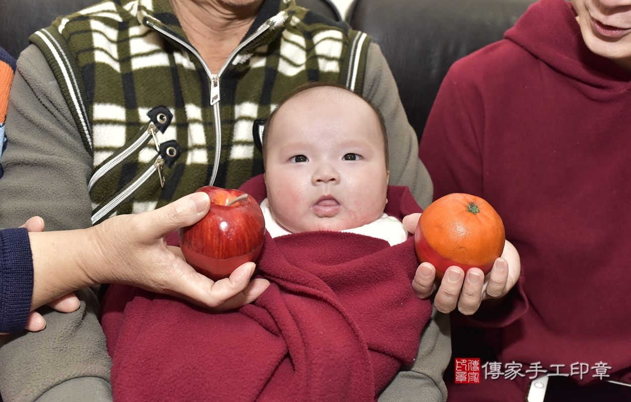 剃胎毛、滿月剃頭、嬰兒剃頭、嬰兒理髮、嬰兒剃髮、嬰兒剃胎毛、嬰兒滿月剃頭、林寶寶剃頭、剃胎毛儀式、剃胎毛吉祥話、滿月剃頭儀式、滿月剃頭吉祥話、林寶寶剃胎毛、林寶寶滿月剃頭理髮、 宜蘭縣礁溪鄉剃胎毛、宜蘭縣礁溪鄉滿月剃頭、宜蘭縣礁溪鄉嬰兒剃頭剃胎毛、宜蘭縣礁溪鄉嬰兒理髮、宜蘭縣嬰兒剃髮、 林寶寶(宜蘭縣礁溪鄉到府嬰兒林寶寶滿月剃頭理髮、到府嬰兒剃胎毛儀式吉祥話)。到府剃頭剃胎毛主持、專業拍照、DVD光碟、證書。★購買「臍帶章、肚臍章、胎毛筆刷印章」贈送：剃頭、收涎、抓周，三選一。2022.01.13照片11