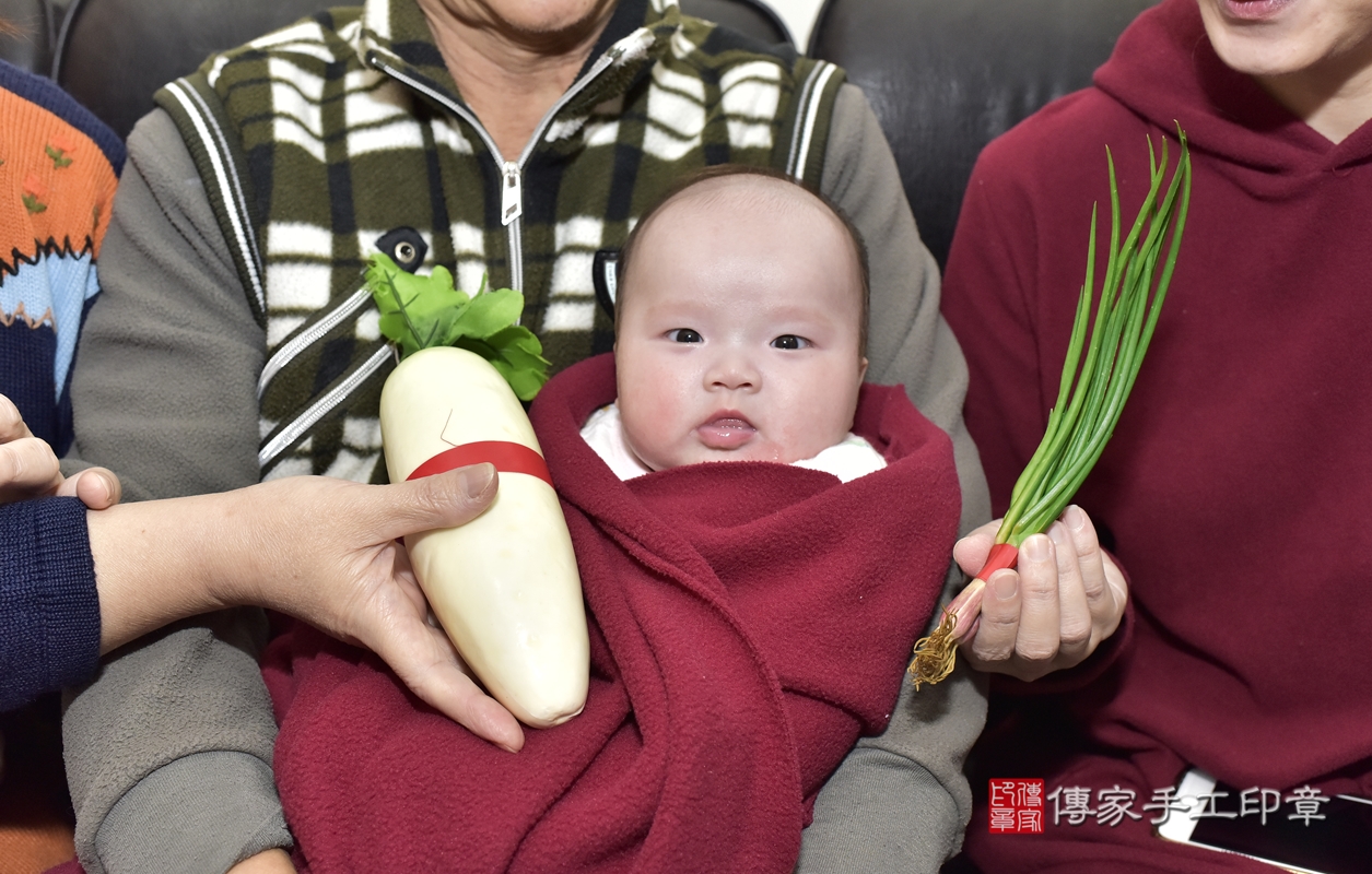 剃胎毛、滿月剃頭、嬰兒剃頭、嬰兒理髮、嬰兒剃髮、嬰兒剃胎毛、嬰兒滿月剃頭、林寶寶剃頭、剃胎毛儀式、剃胎毛吉祥話、滿月剃頭儀式、滿月剃頭吉祥話、林寶寶剃胎毛、林寶寶滿月剃頭理髮、 宜蘭縣礁溪鄉剃胎毛、宜蘭縣礁溪鄉滿月剃頭、宜蘭縣礁溪鄉嬰兒剃頭剃胎毛、宜蘭縣礁溪鄉嬰兒理髮、宜蘭縣嬰兒剃髮、 林寶寶(宜蘭縣礁溪鄉到府嬰兒林寶寶滿月剃頭理髮、到府嬰兒剃胎毛儀式吉祥話)。到府剃頭剃胎毛主持、專業拍照、DVD光碟、證書。★購買「臍帶章、肚臍章、胎毛筆刷印章」贈送：剃頭、收涎、抓周，三選一。2022.01.13照片13