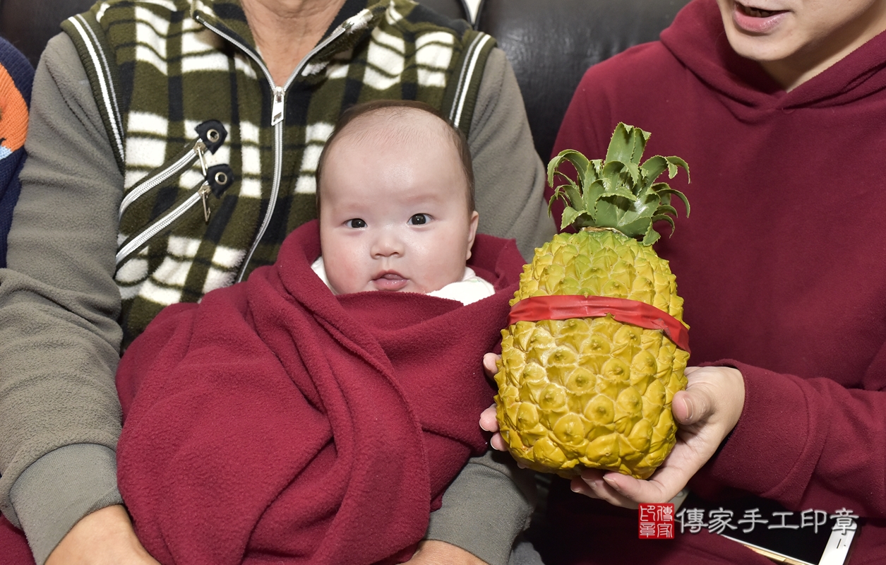 剃胎毛、滿月剃頭、嬰兒剃頭、嬰兒理髮、嬰兒剃髮、嬰兒剃胎毛、嬰兒滿月剃頭、林寶寶剃頭、剃胎毛儀式、剃胎毛吉祥話、滿月剃頭儀式、滿月剃頭吉祥話、林寶寶剃胎毛、林寶寶滿月剃頭理髮、 宜蘭縣礁溪鄉剃胎毛、宜蘭縣礁溪鄉滿月剃頭、宜蘭縣礁溪鄉嬰兒剃頭剃胎毛、宜蘭縣礁溪鄉嬰兒理髮、宜蘭縣嬰兒剃髮、 林寶寶(宜蘭縣礁溪鄉到府嬰兒林寶寶滿月剃頭理髮、到府嬰兒剃胎毛儀式吉祥話)。到府剃頭剃胎毛主持、專業拍照、DVD光碟、證書。★購買「臍帶章、肚臍章、胎毛筆刷印章」贈送：剃頭、收涎、抓周，三選一。2022.01.13照片15