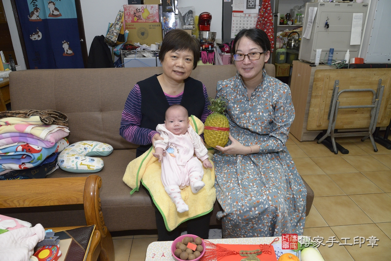 剃胎毛、滿月剃頭、嬰兒剃頭、嬰兒理髮、嬰兒剃髮、嬰兒剃胎毛、嬰兒滿月剃頭、蕭寶寶剃頭、剃胎毛儀式、剃胎毛吉祥話、滿月剃頭儀式、滿月剃頭吉祥話、蕭寶寶剃胎毛、蕭寶寶滿月剃頭理髮、 新北市板橋區剃胎毛、新北市板橋區滿月剃頭、新北市板橋區嬰兒剃頭剃胎毛、新北市板橋區嬰兒理髮、新北市嬰兒剃髮、 蕭寶寶(新北市板橋區到府嬰兒蕭寶寶滿月剃頭理髮、到府嬰兒剃胎毛儀式吉祥話)。到府剃頭剃胎毛主持、專業拍照、DVD光碟、證書。★購買「臍帶章、肚臍章、胎毛筆刷印章」贈送：剃頭、收涎、抓周，三選一。2022.03.23照片20