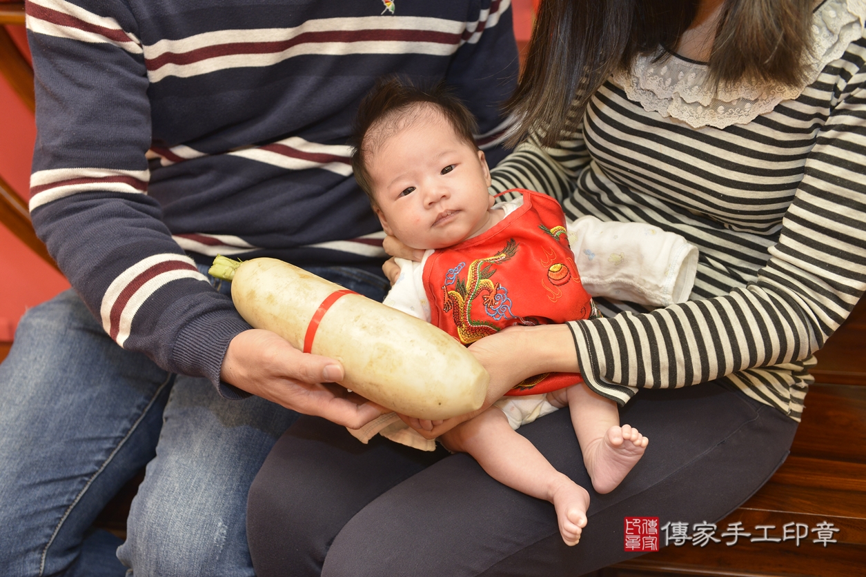 剃胎毛、滿月剃頭、嬰兒剃頭、嬰兒理髮、嬰兒剃髮、嬰兒剃胎毛、嬰兒滿月剃頭、妹妹剃頭、剃胎毛儀式、剃胎毛吉祥話、滿月剃頭儀式、滿月剃頭吉祥話、妹妹剃胎毛、妹妹滿月剃頭理髮、 新北市永和區剃胎毛、新北市永和區滿月剃頭、新北市永和區嬰兒剃頭剃胎毛、新北市永和區嬰兒理髮、新北市嬰兒剃髮、 妹妹(新北市永和區嬰兒妹妹滿月剃頭理髮、嬰兒剃胎毛儀式吉祥話)。中國風會場，爸媽寶貝穿「日中韓」古裝禮服。專業拍照、DVD光碟、證書。★購買「臍帶章、肚臍章、胎毛筆刷印章」贈送：剃頭、收涎、抓周，三選一。2022.02.24照片22