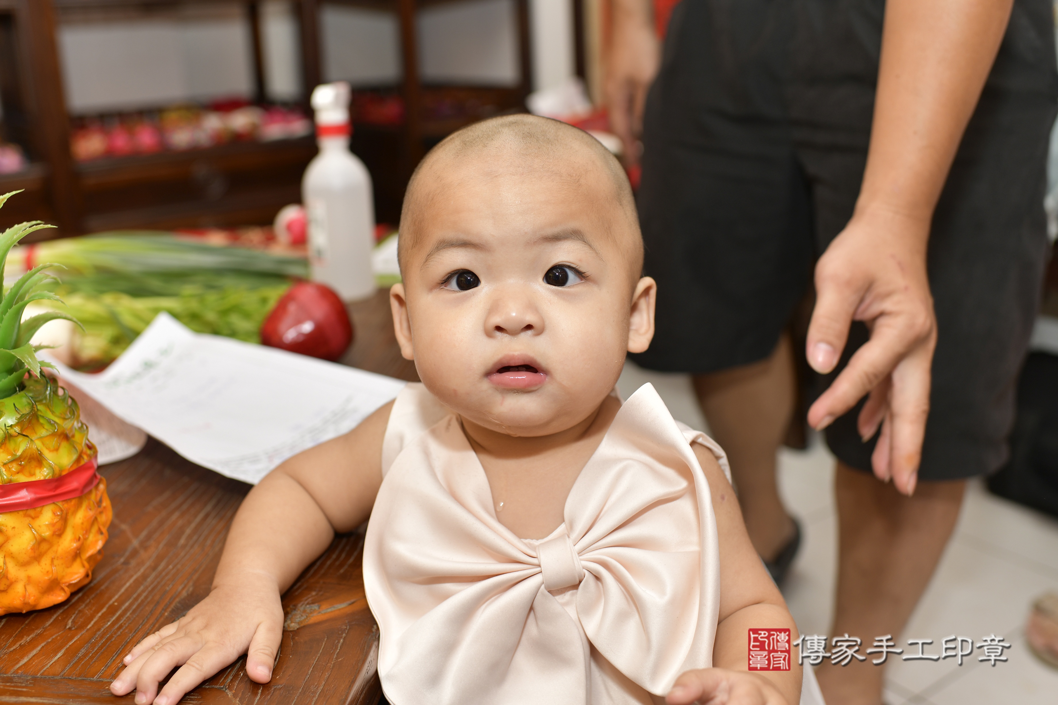 蘇寶寶(雙胞胎)(新竹市香山區來店嬰兒蘇寶寶(雙胞胎)滿月剃頭理髮、到府嬰兒剃胎毛儀式吉祥話)。到府剃頭剃胎毛主持、專業拍照、證書。★購買「臍帶章、肚臍章、胎毛筆刷印章」贈送：剃頭、收涎、抓周，三選一。2023.9.10