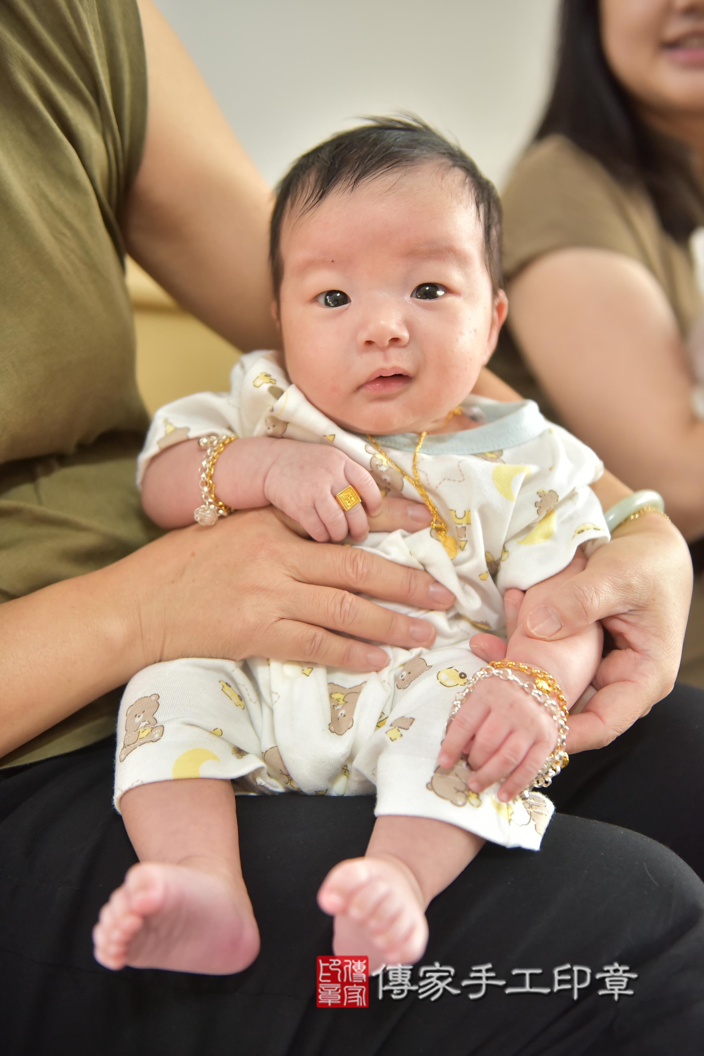 范寶寶(台中市北區到府嬰兒范寶寶滿月剃頭理髮、到府嬰兒剃胎毛儀式吉祥話)。到府剃頭剃胎毛主持、專業拍照、證書。★購買「臍帶章、肚臍章、胎毛筆刷印章」贈送：剃頭、收涎、抓周，三選一。2023.10.21