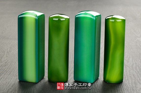 顧客滿意推薦：傳家嬰兒烤漆小三寶、半手工噴砂粉晶臍帶印章、半手工噴砂粉晶和半手工噴砂粉紅瑪瑙和半手工噴砂綠瑪瑙胎毛印章、胎毛筆。新竹縣新豐鄉-潘小姐。112.11.10