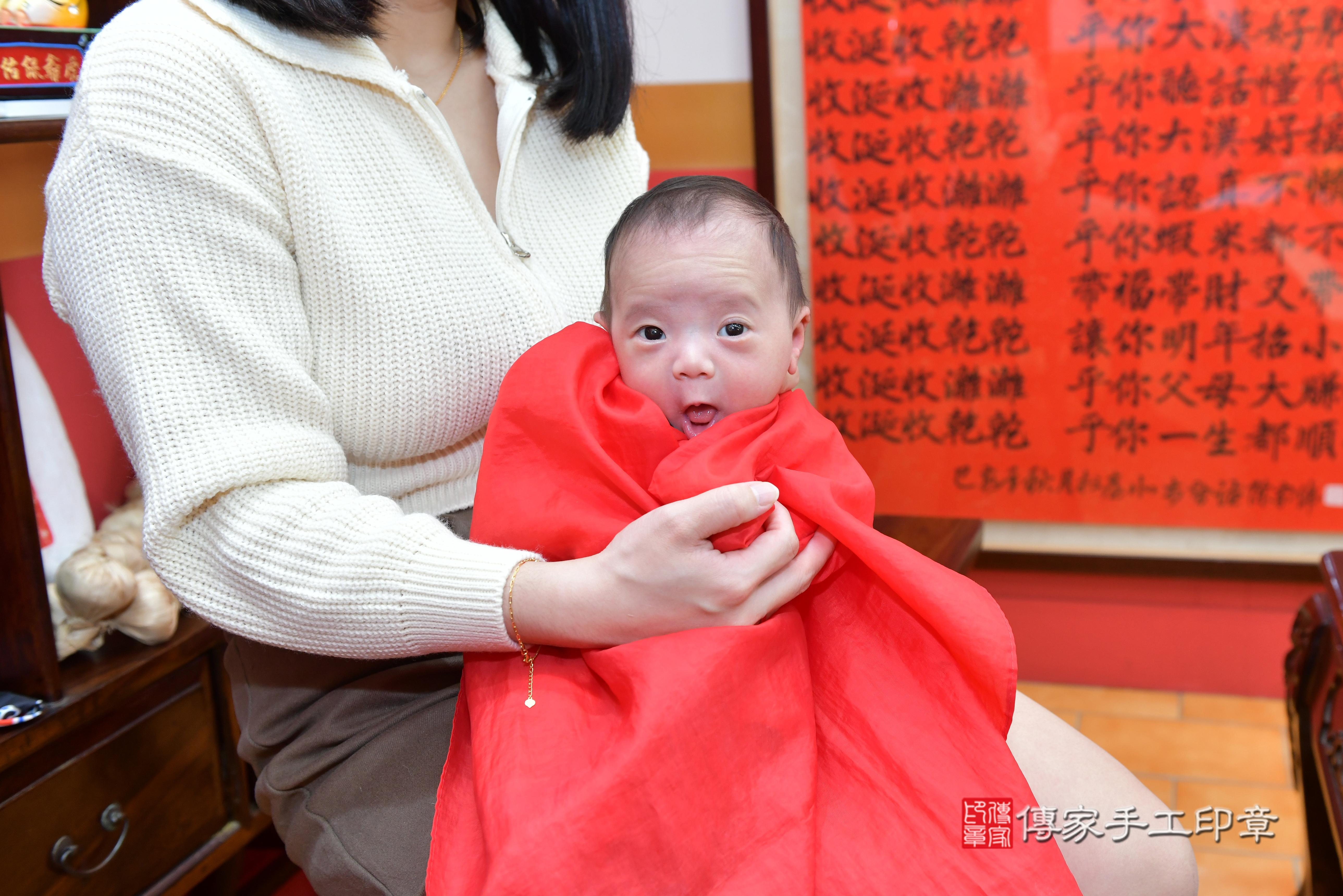 蔡寶寶(桃園市八德區來店嬰兒蔡寶寶滿月剃頭理髮、來店嬰兒剃胎毛儀式吉祥話)。來店剃頭剃胎毛主持、專業拍照、DVD光碟、證書。★購買「臍帶章、肚臍章、胎毛筆刷印章」贈送：剃頭、收涎、抓周，三選一。2024.01.27