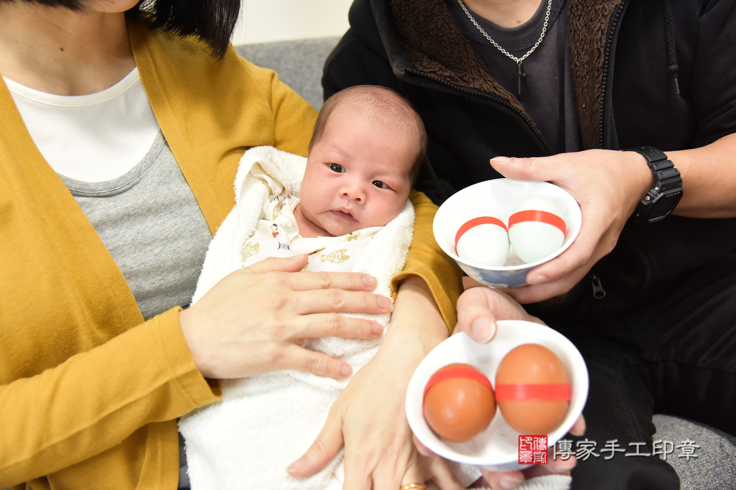 澤澤寶寶(台北市到府嬰兒澤澤寶寶滿月剃頭理髮、到府嬰兒剃胎毛儀式吉祥話)。到府剃頭剃胎毛主持、專業拍照、證書。★購買「臍帶章、肚臍章、胎毛筆刷印章」贈送：剃頭、收涎、抓周，三選一。2024.3.4，照片6