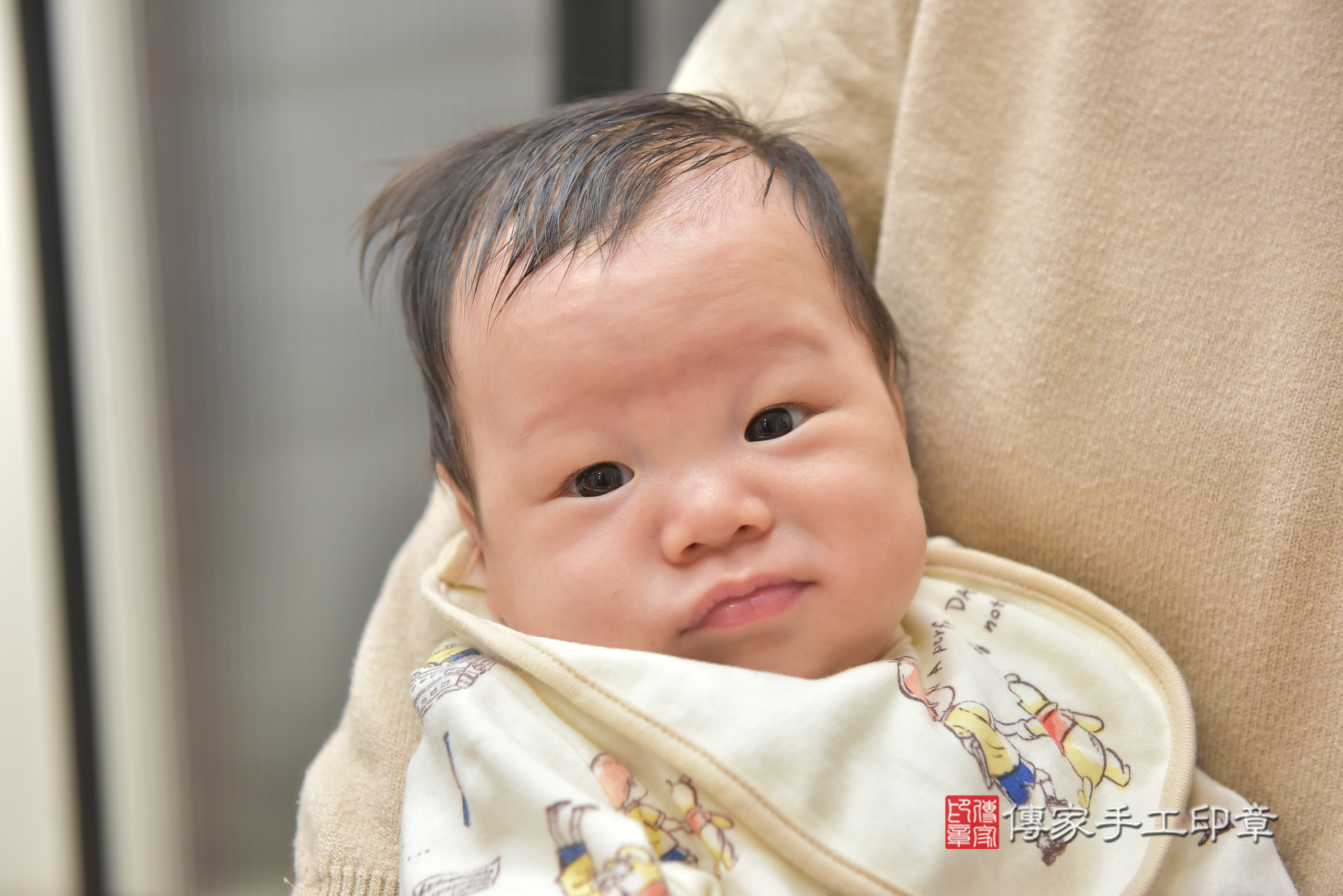 澄澄寶寶(台中市南屯區到府嬰兒澄澄寶寶滿月剃頭理髮、到府嬰兒剃胎毛儀式吉祥話)。到府剃頭剃胎毛主持、專業拍照、證書。★購買「臍帶章、肚臍章、胎毛筆刷印章」贈送：剃頭、收涎、抓周，三選一。2024.3.3，照片1