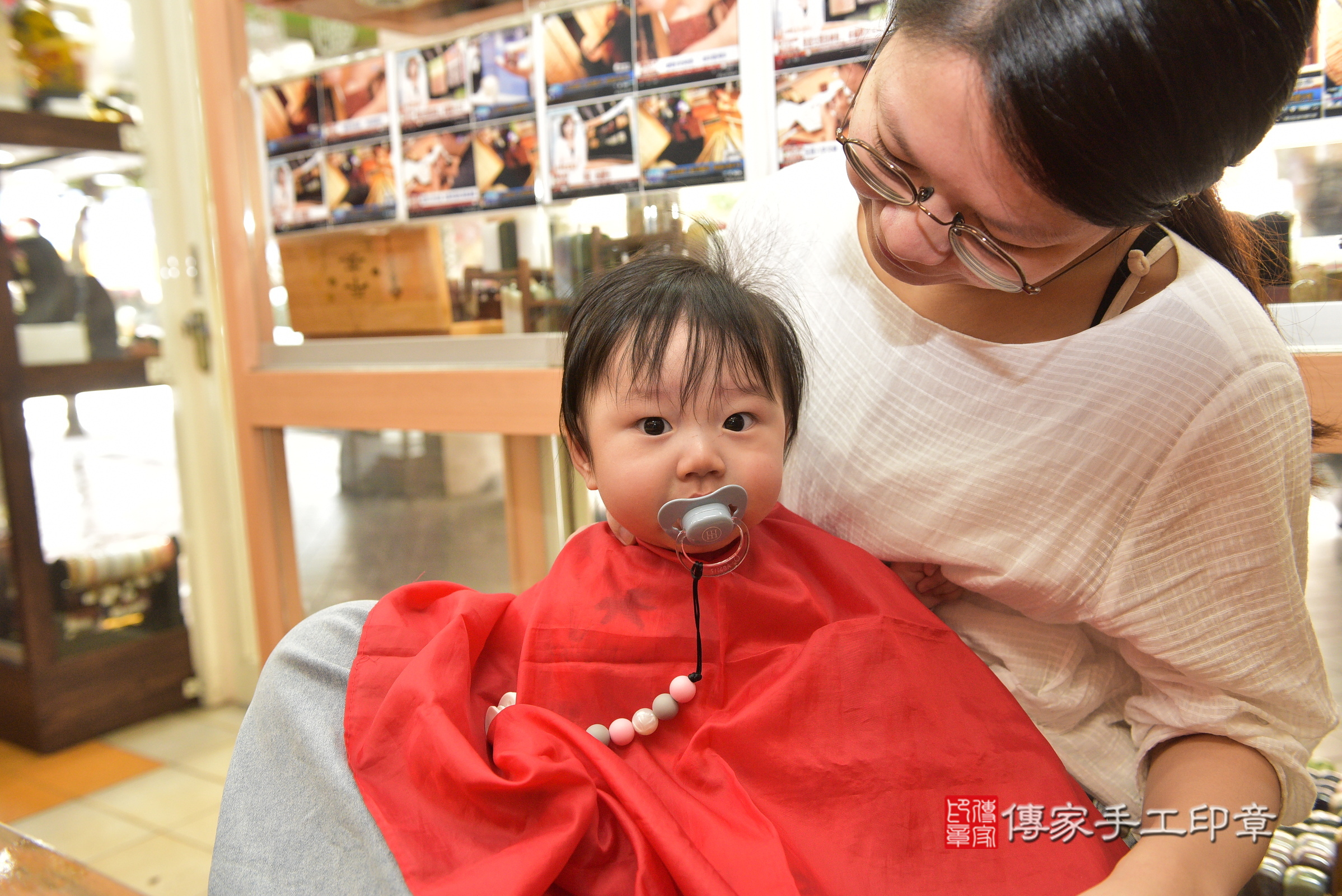 小騰寶寶(新北市永和區嬰兒寶寶滿月剃頭理髮、嬰兒剃胎毛儀式吉祥話)。中國風會場，爸媽寶貝穿「日中韓」古裝禮服。專業拍照、證書。★購買「臍帶章、肚臍章、胎毛筆刷印章」贈送：剃頭、收涎、抓周，三選一。2024.3.31，照片14