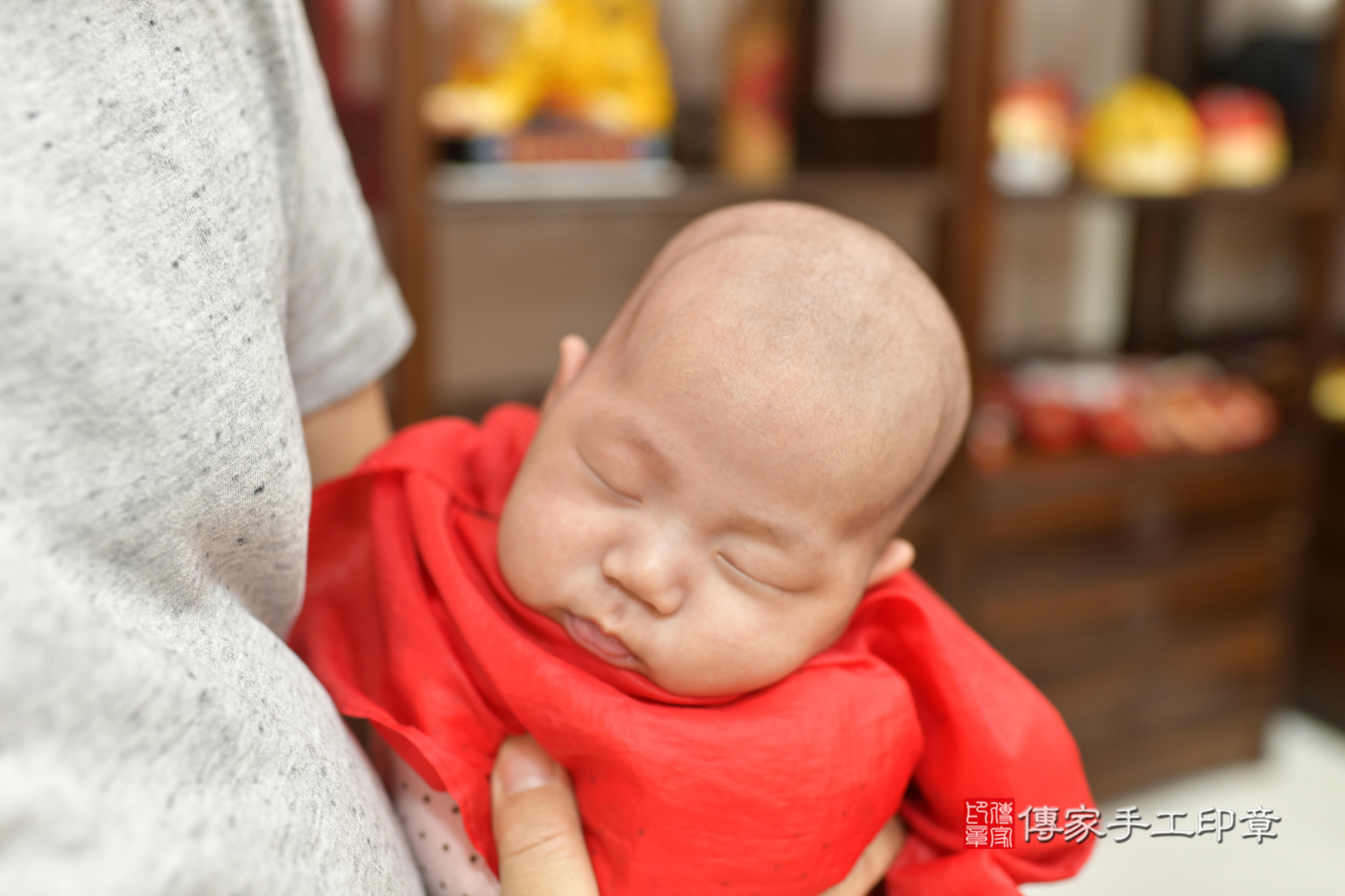 傳家手工印章新竹店、抓周、度脺、中國風會場、傳家嬰兒古禮、吉祥話、抓周道具物品24種、拍照。抓周證書。寶寶抓周、滿周歲、生日快樂、祝福