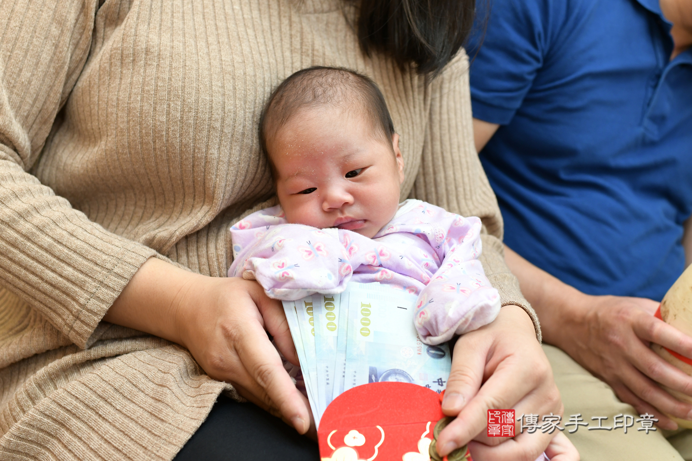 沛沛寶寶(台北市大同區嬰兒寶寶滿月剃頭理髮、嬰兒剃胎毛儀式吉祥話)。中國風會場，爸媽寶貝穿「日中韓」古裝禮服。專業拍照、證書。★購買「臍帶章、肚臍章、胎毛筆刷印章」贈送：剃頭、收涎、抓周，三選一。2024.3.31，照片14