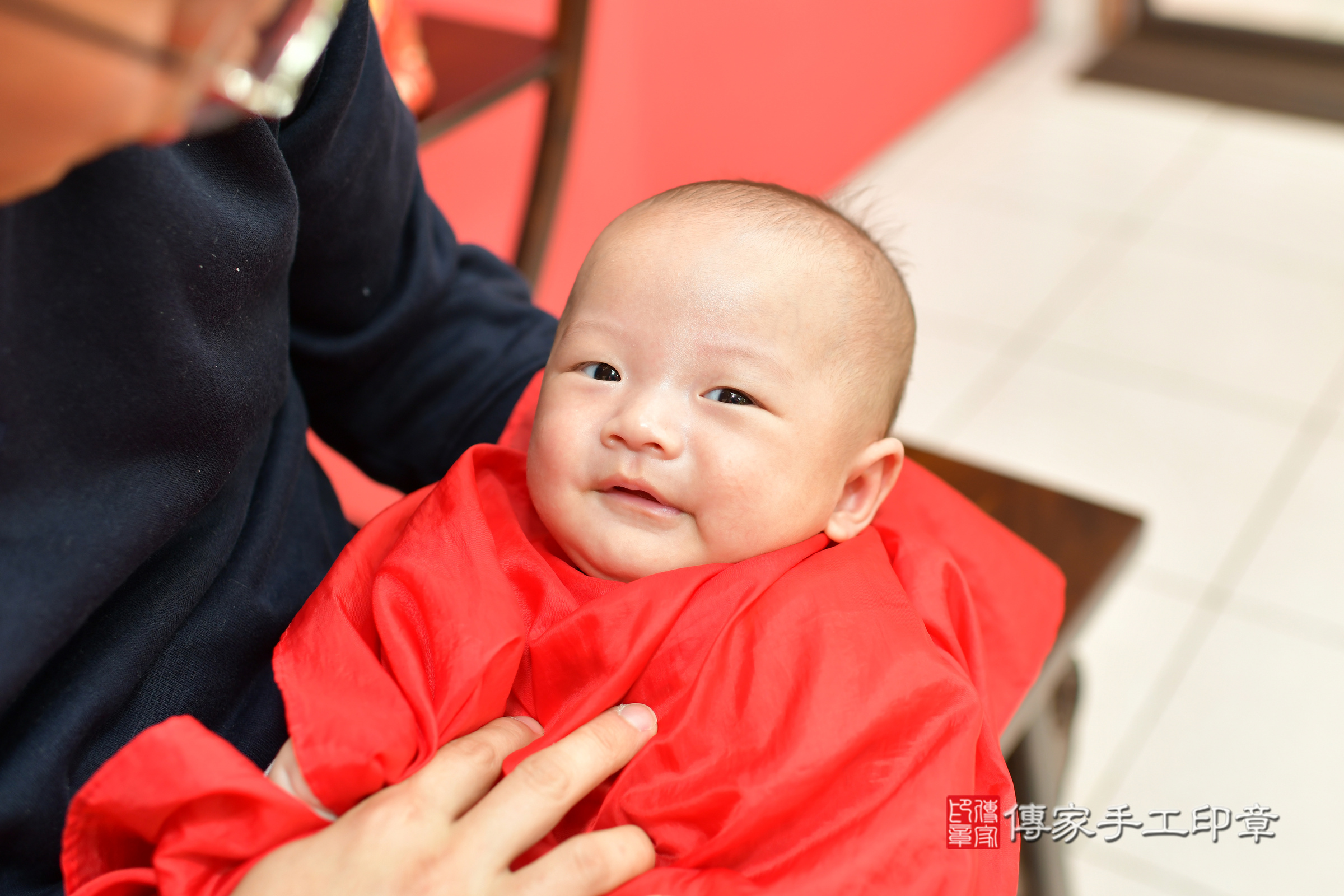 晨晨寶寶(台中市北區嬰兒寶寶滿月剃頭理髮、嬰兒剃胎毛儀式吉祥話)。中國風會場，爸媽寶貝穿「日中韓」古裝禮服。專業拍照、證書。★購買「臍帶章、肚臍章、胎毛筆刷印章」贈送：剃頭、收涎、抓周，三選一。2024.3.3，照片12