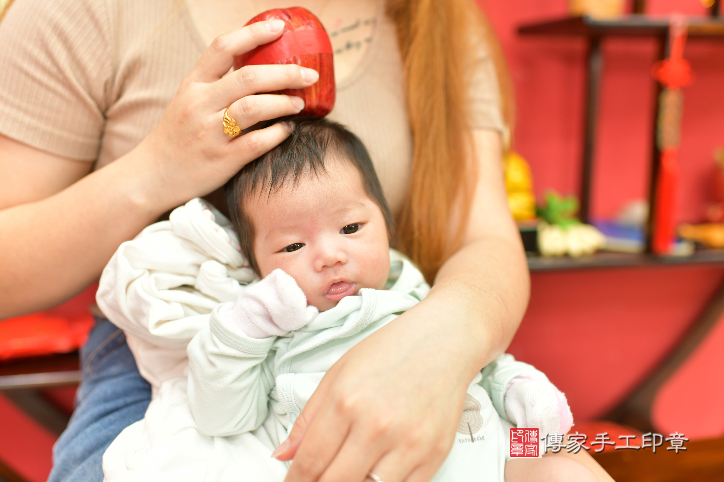 瑄瑄寶寶(台中市北區嬰兒寶寶滿月剃頭理髮、嬰兒剃胎毛儀式吉祥話)。中國風會場，爸媽寶貝穿「日中韓」古裝禮服。專業拍照、證書。★購買「臍帶章、肚臍章、胎毛筆刷印章」贈送：剃頭、收涎、抓周，三選一。2024.4.23，照片12