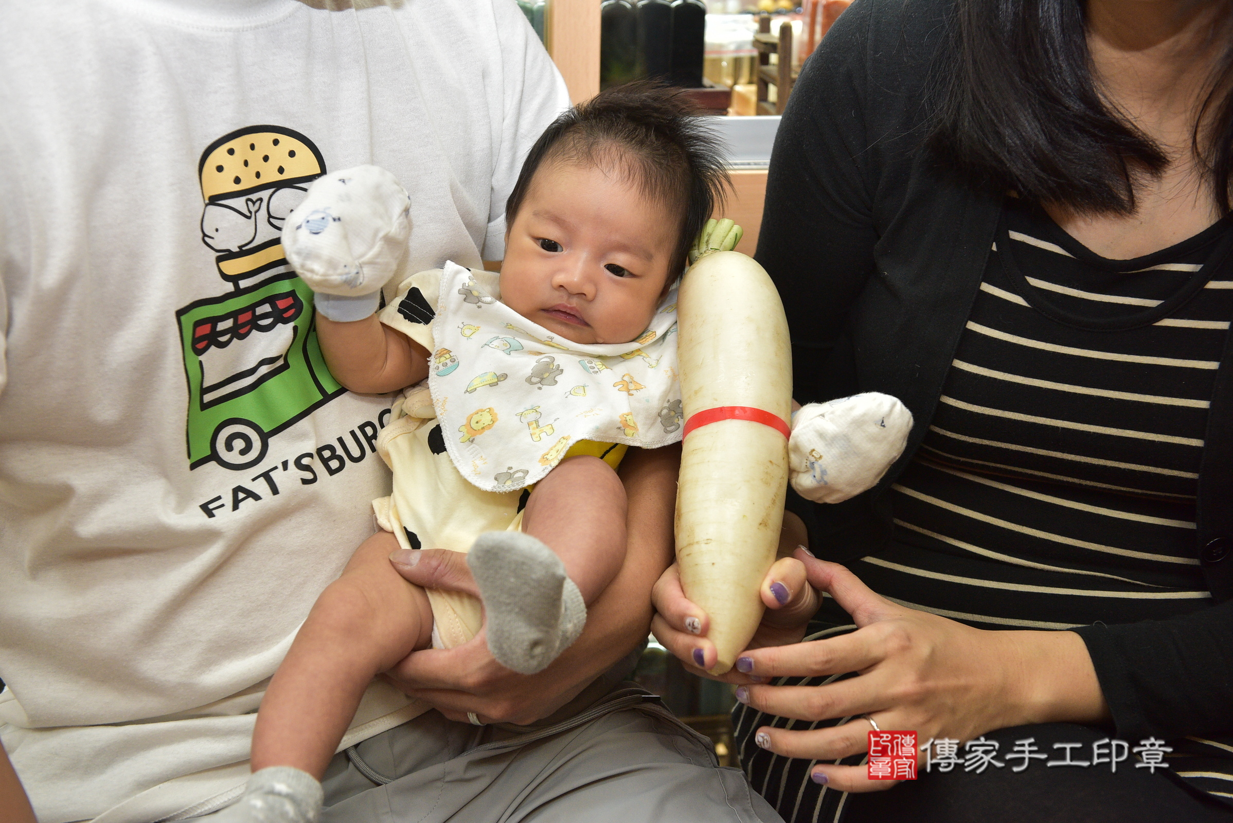 小淳寶寶(新北市永和區嬰兒寶寶滿月剃頭理髮、嬰兒剃胎毛儀式吉祥話)。中國風會場，爸媽寶貝穿「日中韓」古裝禮服。專業拍照、證書。★購買「臍帶章、肚臍章、胎毛筆刷印章」贈送：剃頭、收涎、抓周，三選一。2024.5.2，照片8