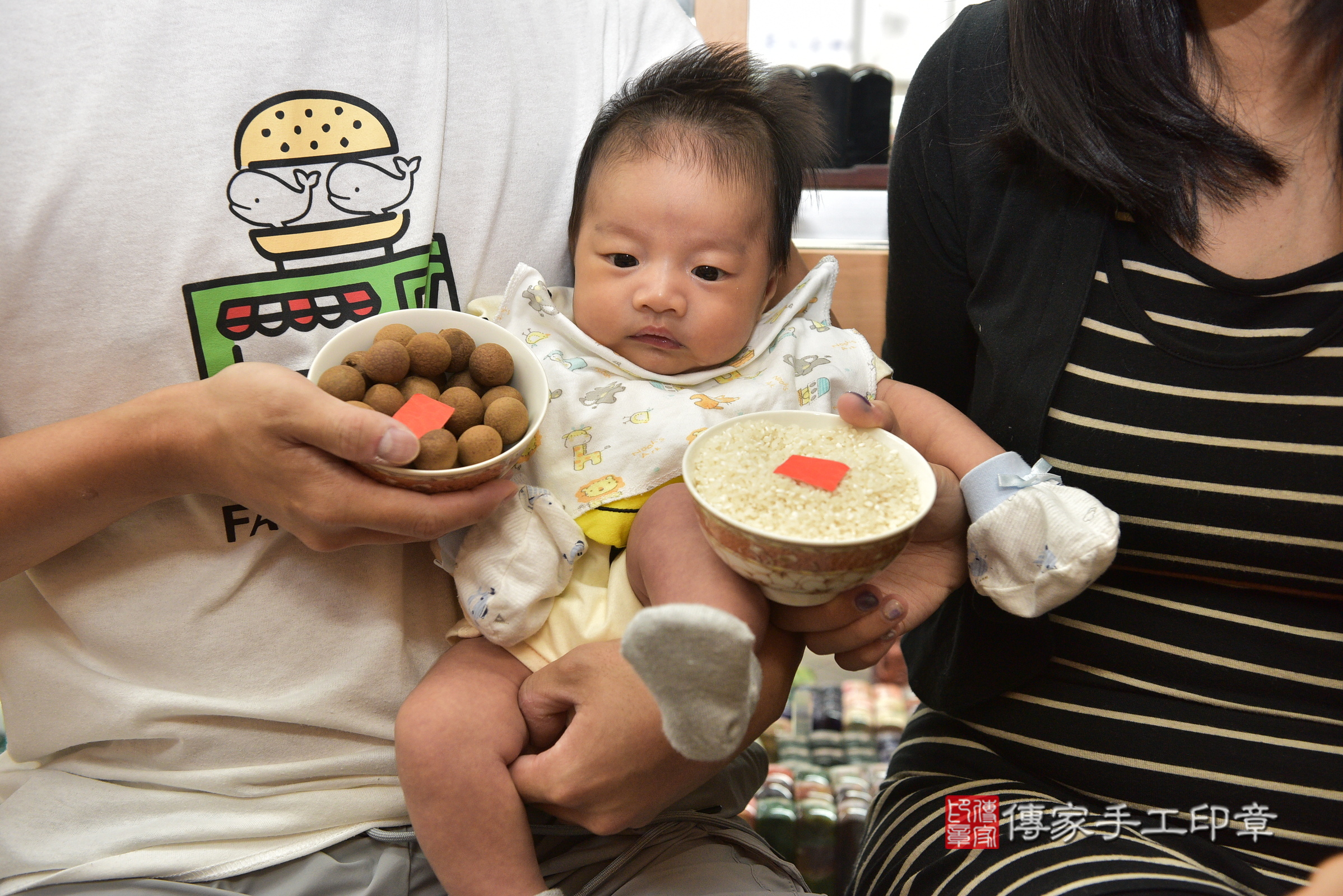 小淳寶寶(新北市永和區嬰兒寶寶滿月剃頭理髮、嬰兒剃胎毛儀式吉祥話)。中國風會場，爸媽寶貝穿「日中韓」古裝禮服。專業拍照、證書。★購買「臍帶章、肚臍章、胎毛筆刷印章」贈送：剃頭、收涎、抓周，三選一。2024.5.2，照片4