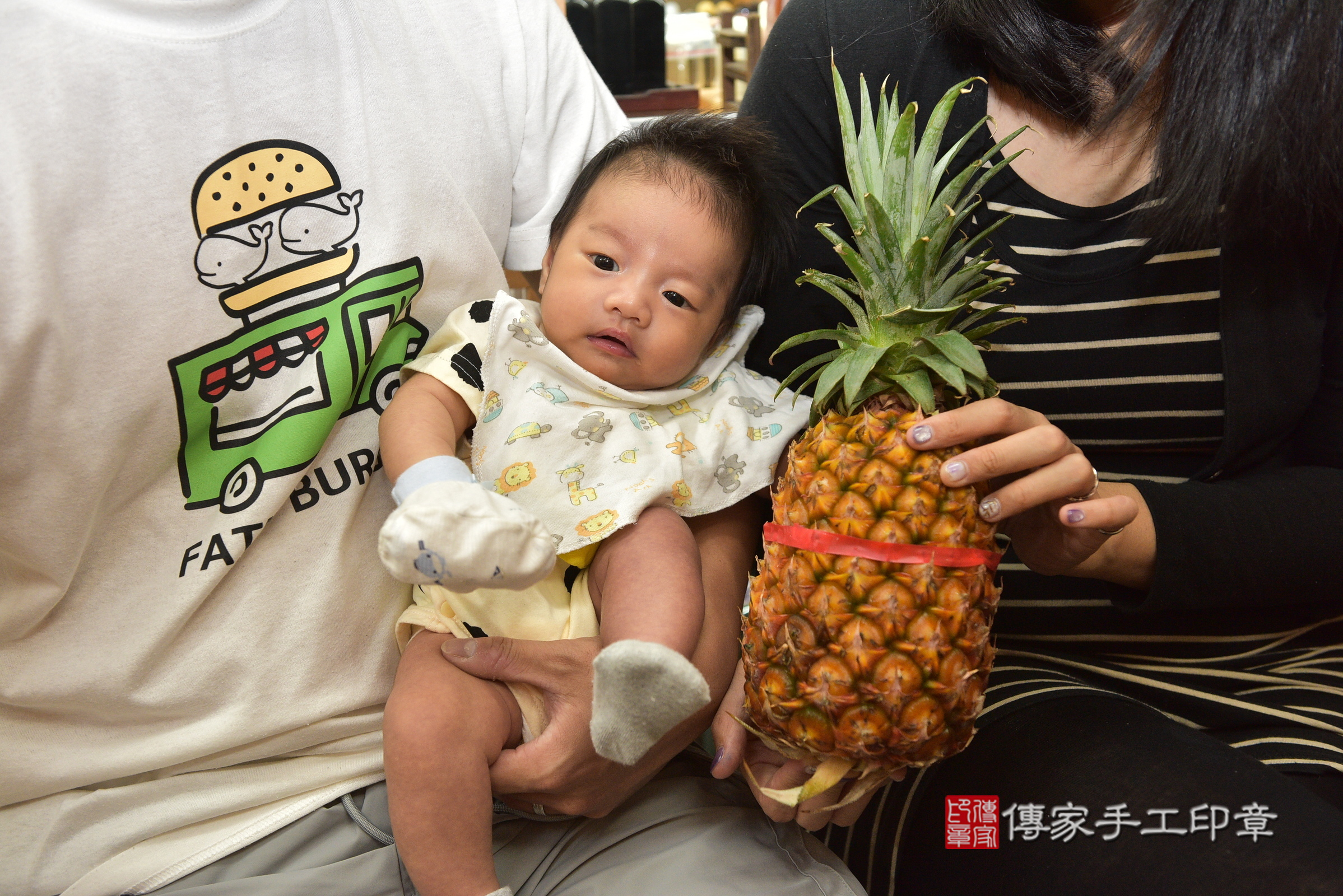 小淳寶寶(新北市永和區嬰兒寶寶滿月剃頭理髮、嬰兒剃胎毛儀式吉祥話)。中國風會場，爸媽寶貝穿「日中韓」古裝禮服。專業拍照、證書。★購買「臍帶章、肚臍章、胎毛筆刷印章」贈送：剃頭、收涎、抓周，三選一。2024.5.2，照片7