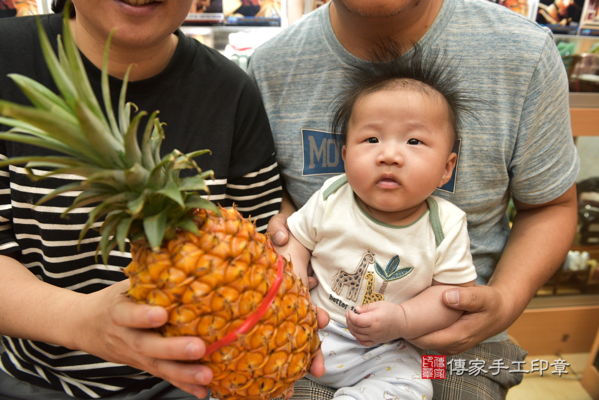 小俊寶寶(新北市永和區嬰兒寶寶滿月剃頭理髮、嬰兒剃胎毛儀式吉祥話)。中國風會場，爸媽寶貝穿「日中韓」古裝禮服。專業拍照、證書。★購買「臍帶章、肚臍章、胎毛筆刷印章」贈送：剃頭、收涎、抓周，三選一。2024.5.5，照片18