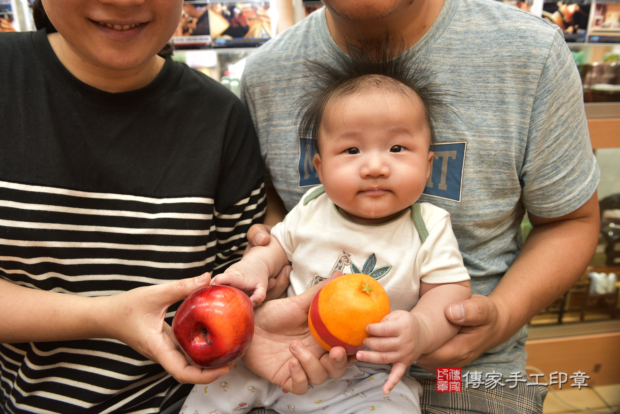 小俊寶寶(新北市永和區嬰兒寶寶滿月剃頭理髮、嬰兒剃胎毛儀式吉祥話)。中國風會場，爸媽寶貝穿「日中韓」古裝禮服。專業拍照、證書。★購買「臍帶章、肚臍章、胎毛筆刷印章」贈送：剃頭、收涎、抓周，三選一。2024.5.5，照片12