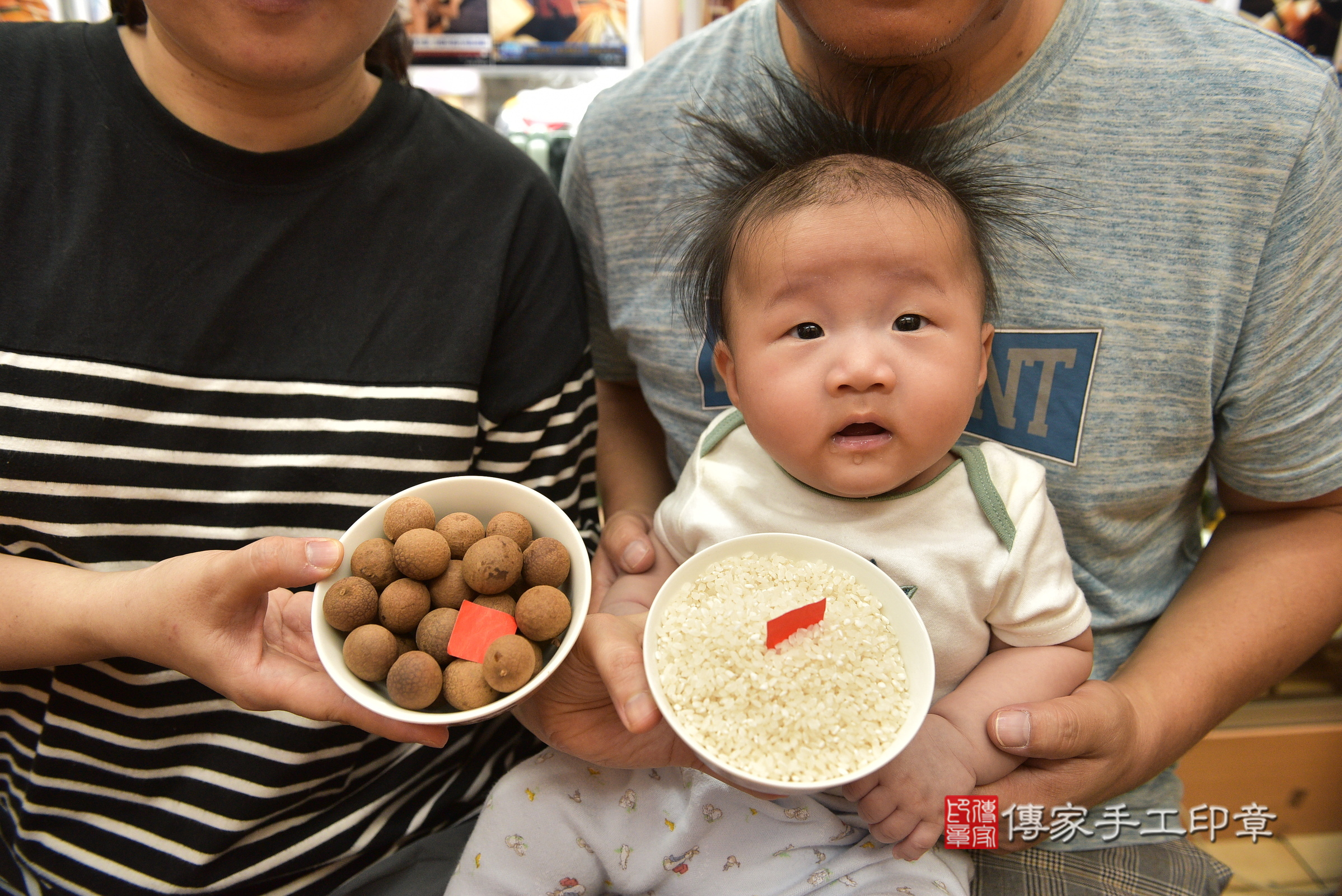 小俊寶寶(新北市永和區嬰兒寶寶滿月剃頭理髮、嬰兒剃胎毛儀式吉祥話)。中國風會場，爸媽寶貝穿「日中韓」古裝禮服。專業拍照、證書。★購買「臍帶章、肚臍章、胎毛筆刷印章」贈送：剃頭、收涎、抓周，三選一。2024.5.5，照片8