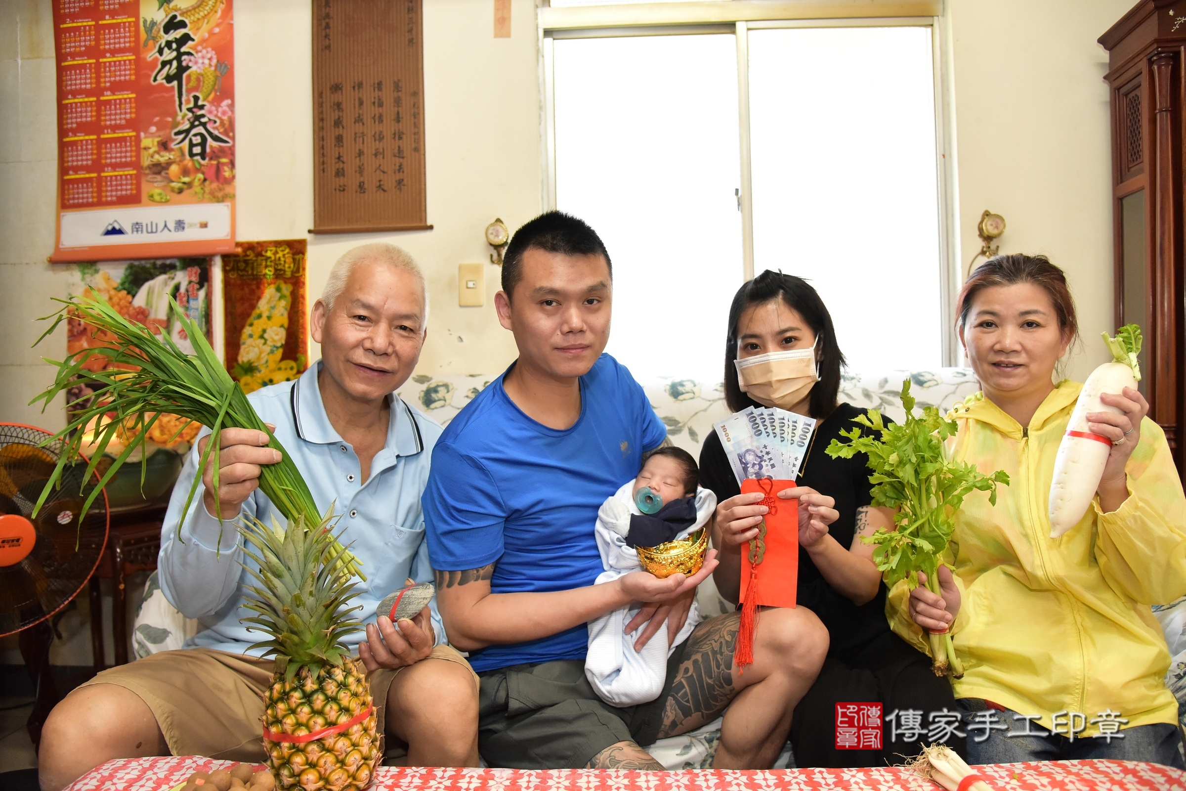 小宸寶寶(新北市板橋區到府嬰兒小宸寶寶滿月剃頭理髮、到府嬰兒剃胎毛儀式吉祥話)。到府剃頭剃胎毛主持、專業拍照、證書。★購買「臍帶章、肚臍章、胎毛筆刷印章」贈送：剃頭、收涎、抓周，三選一。2024.5.10，照片15