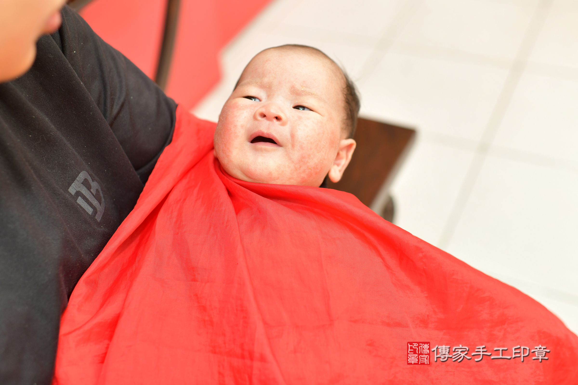 霏霏寶寶(台中市北區嬰兒寶寶滿月剃頭理髮、嬰兒剃胎毛儀式吉祥話)。中國風會場，爸媽寶貝穿「日中韓」古裝禮服。專業拍照、證書。★購買「臍帶章、肚臍章、胎毛筆刷印章」贈送：剃頭、收涎、抓周，三選一。2024.3.24，照片10