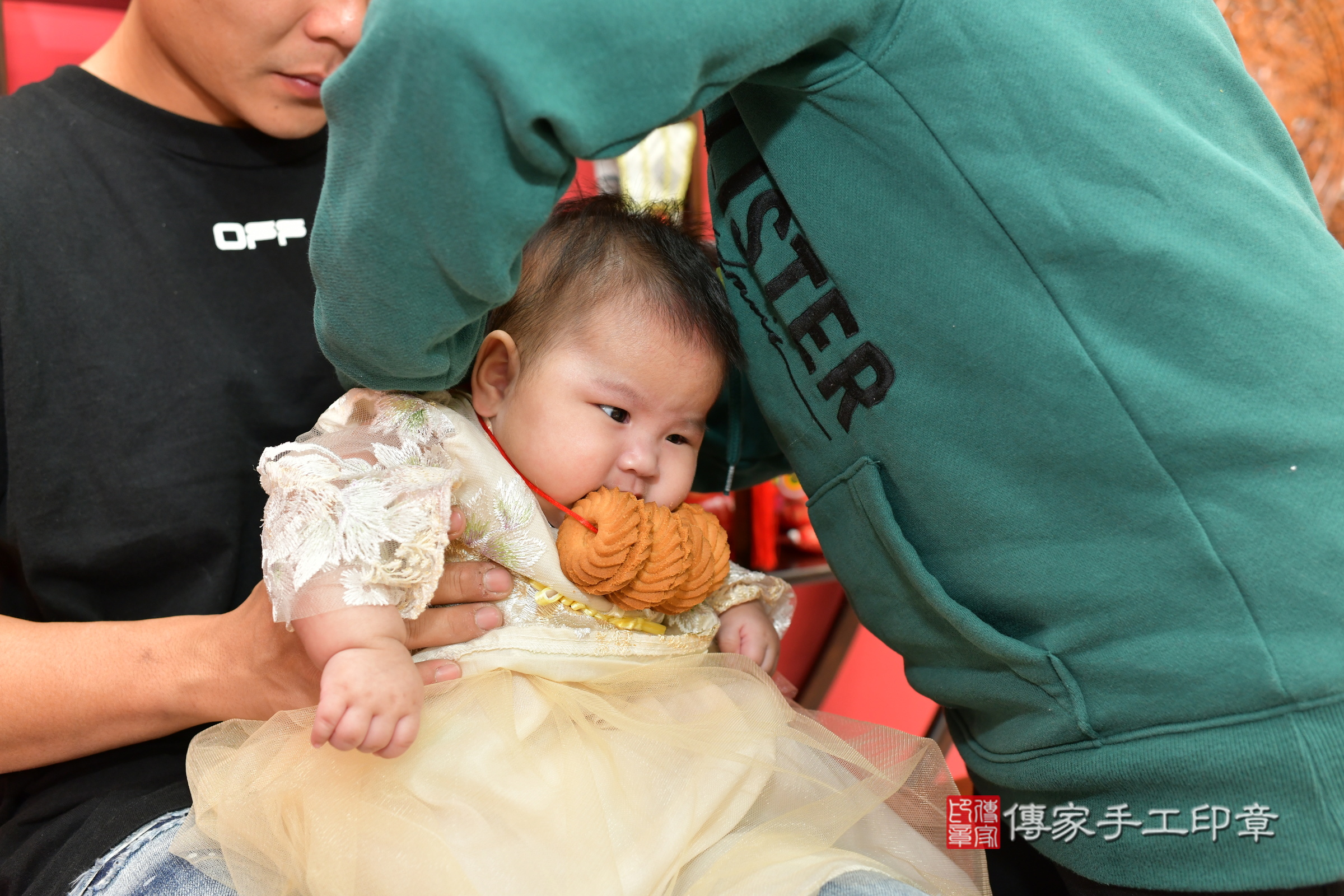 台中市北區棠棠寶寶收涎推薦：傳家台中店收涎中國風會場，嬰兒古禮收涎收口水流程儀式、收涎吉祥話、收涎餅乾、收涎拍照。收涎證書。2024.3.14，照片13