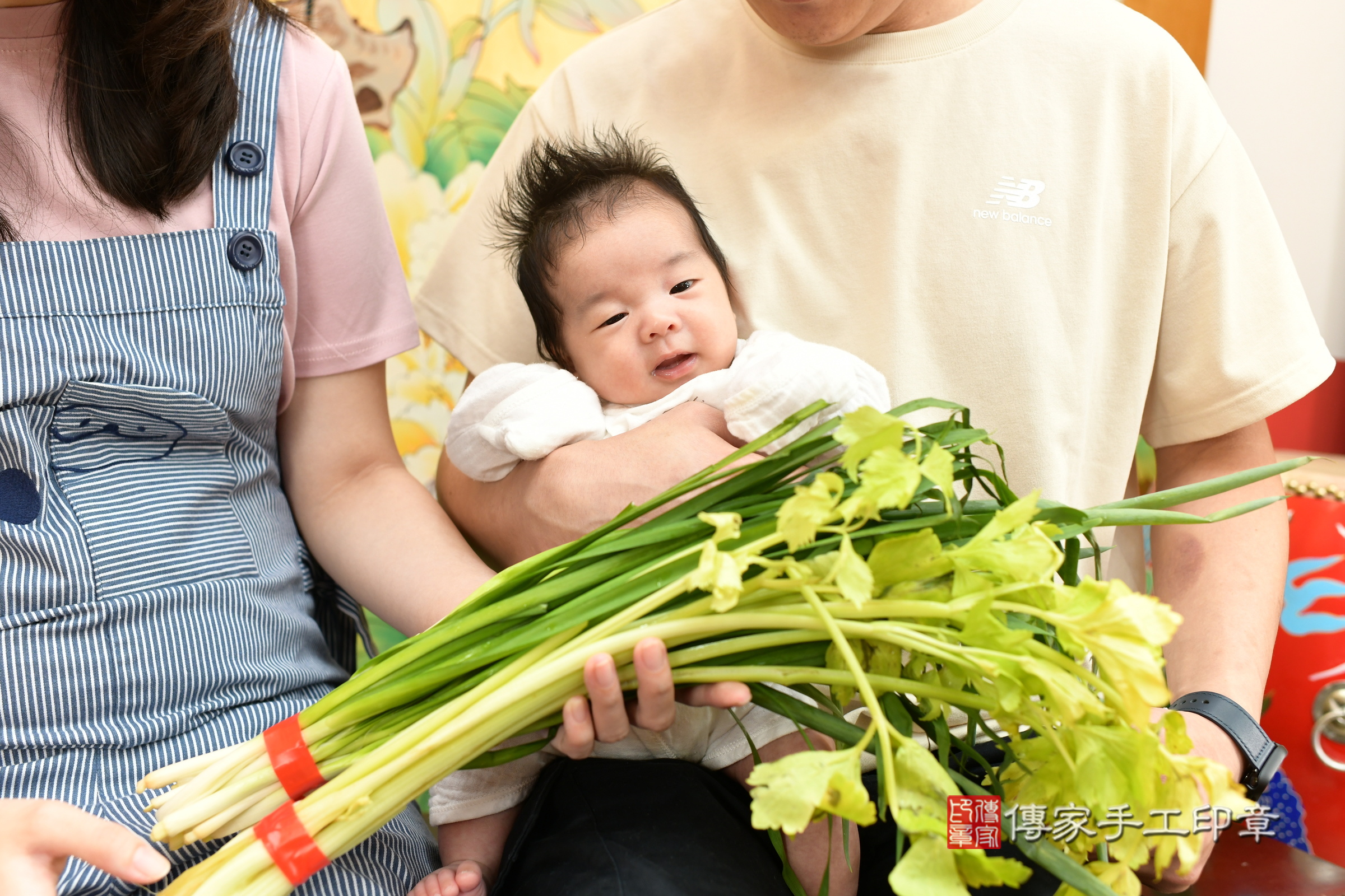 悅悅寶寶(台北市大同區嬰兒寶寶滿月剃頭理髮、嬰兒剃胎毛儀式吉祥話)。中國風會場，爸媽寶貝穿「日中韓」古裝禮服。專業拍照、證書。★購買「臍帶章、肚臍章、胎毛筆刷印章」贈送：剃頭、收涎、抓周，三選一。2024.5.13，照片16