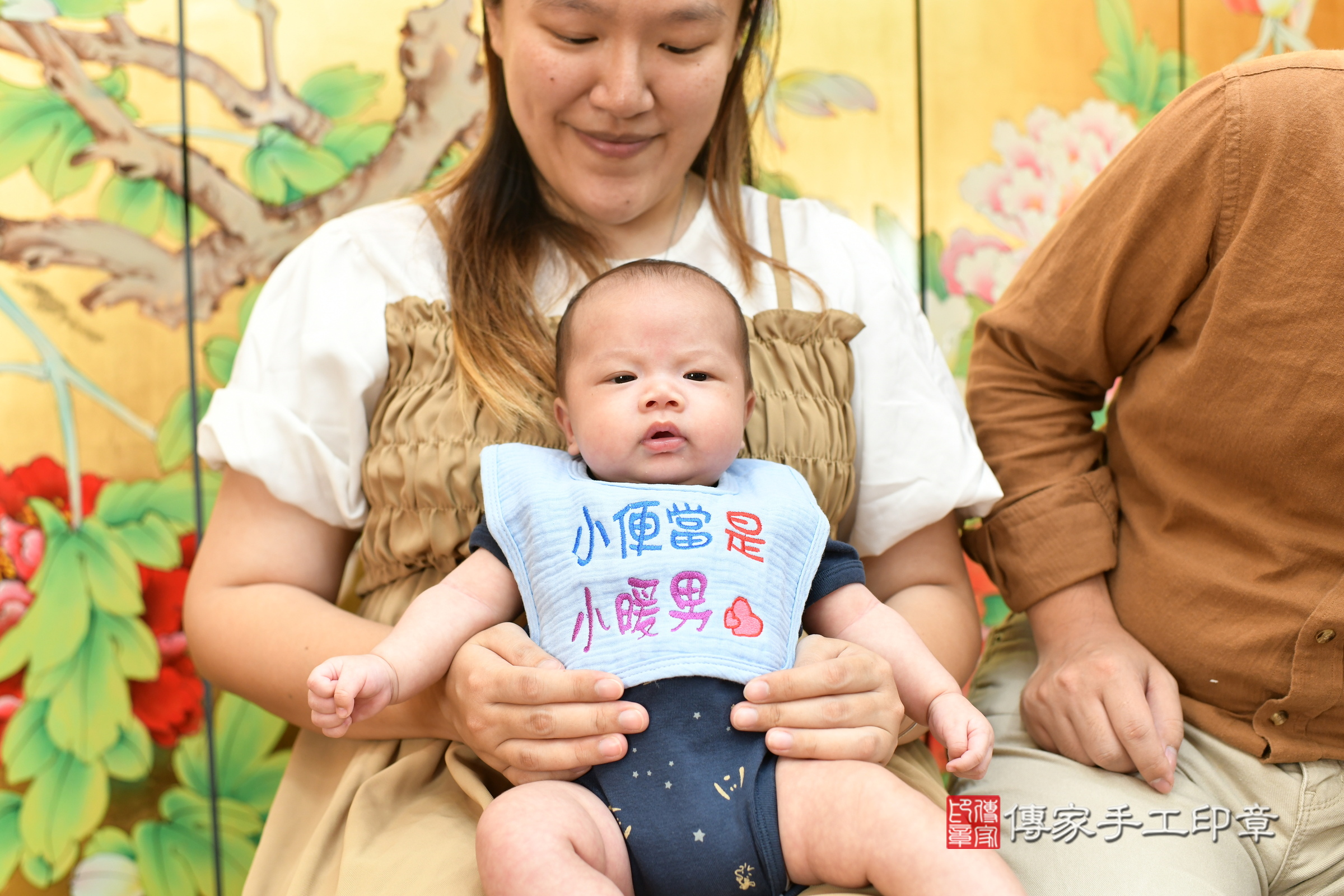 小洧寶寶(台北市大同區嬰兒寶寶滿月剃頭理髮、嬰兒剃胎毛儀式吉祥話)。中國風會場，爸媽寶貝穿「日中韓」古裝禮服。專業拍照、證書。★購買「臍帶章、肚臍章、胎毛筆刷印章」贈送：剃頭、收涎、抓周，三選一。2024.5.18，照片5