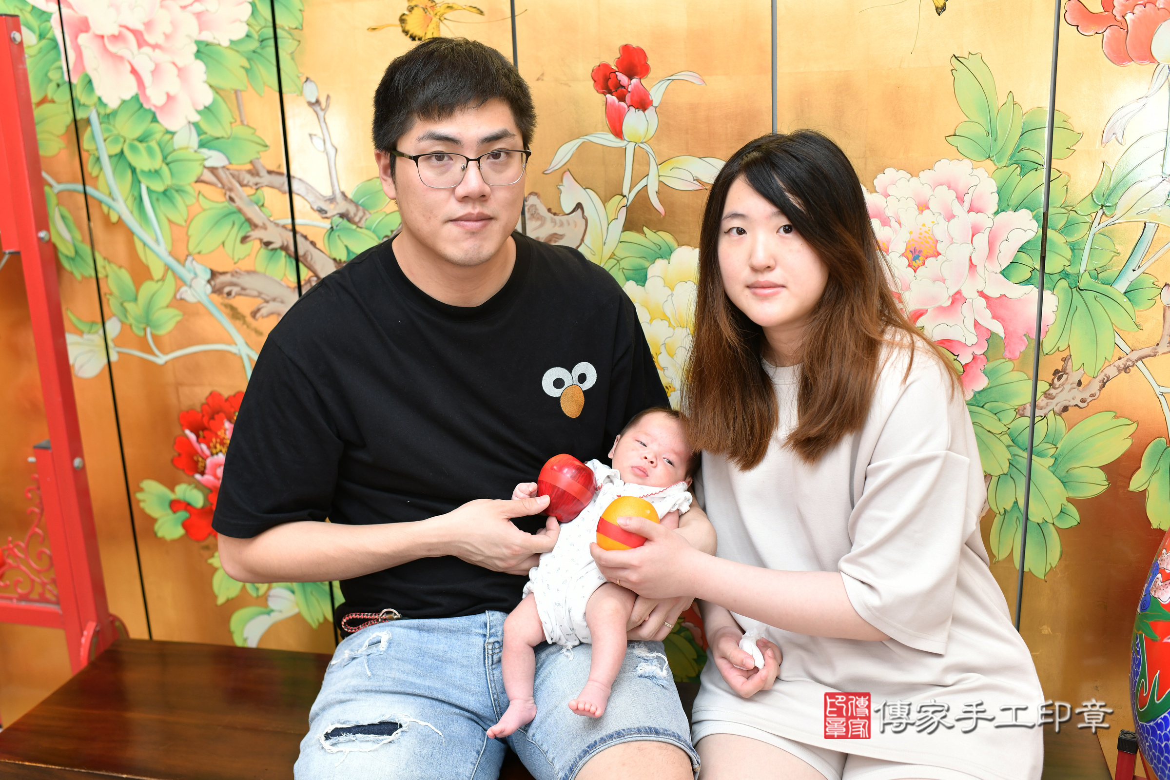 小忻寶寶(台北市大同區嬰兒寶寶滿月剃頭理髮、嬰兒剃胎毛儀式吉祥話)。中國風會場，爸媽寶貝穿「日中韓」古裝禮服。專業拍照、證書。★購買「臍帶章、肚臍章、胎毛筆刷印章」贈送：剃頭、收涎、抓周，三選一。2024.4.22，照片11