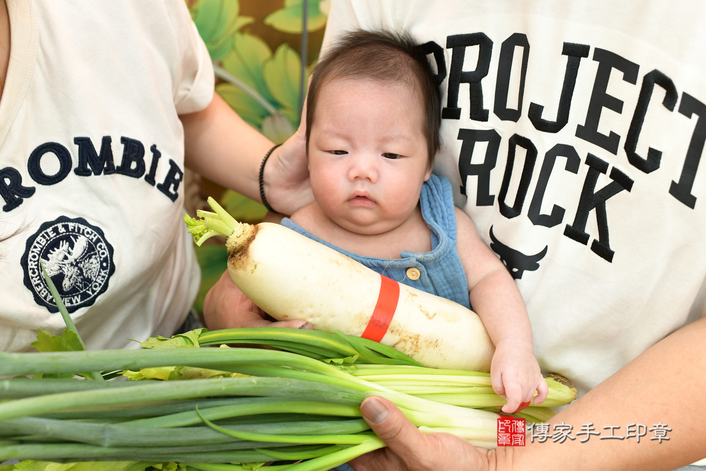 小澤寶寶(台北市大同區嬰兒寶寶滿月剃頭理髮、嬰兒剃胎毛儀式吉祥話)。中國風會場，爸媽寶貝穿「日中韓」古裝禮服。專業拍照、證書。★購買「臍帶章、肚臍章、胎毛筆刷印章」贈送：剃頭、收涎、抓周，三選一。2024.4.30，照片13