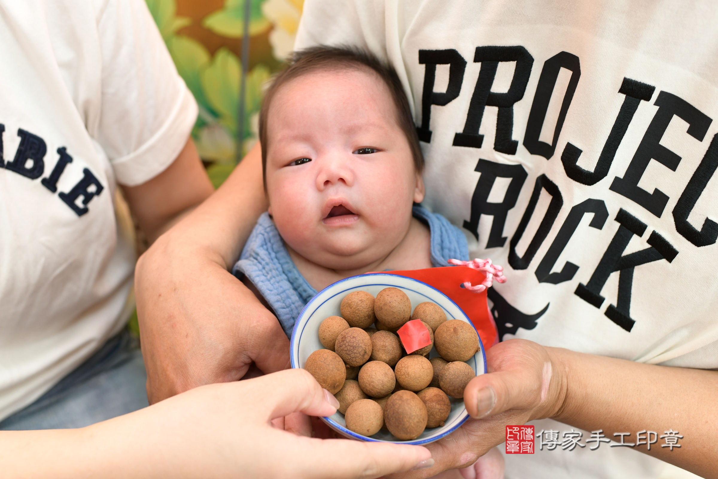 小澤寶寶(台北市大同區嬰兒寶寶滿月剃頭理髮、嬰兒剃胎毛儀式吉祥話)。中國風會場，爸媽寶貝穿「日中韓」古裝禮服。專業拍照、證書。★購買「臍帶章、肚臍章、胎毛筆刷印章」贈送：剃頭、收涎、抓周，三選一。2024.4.30，照片12