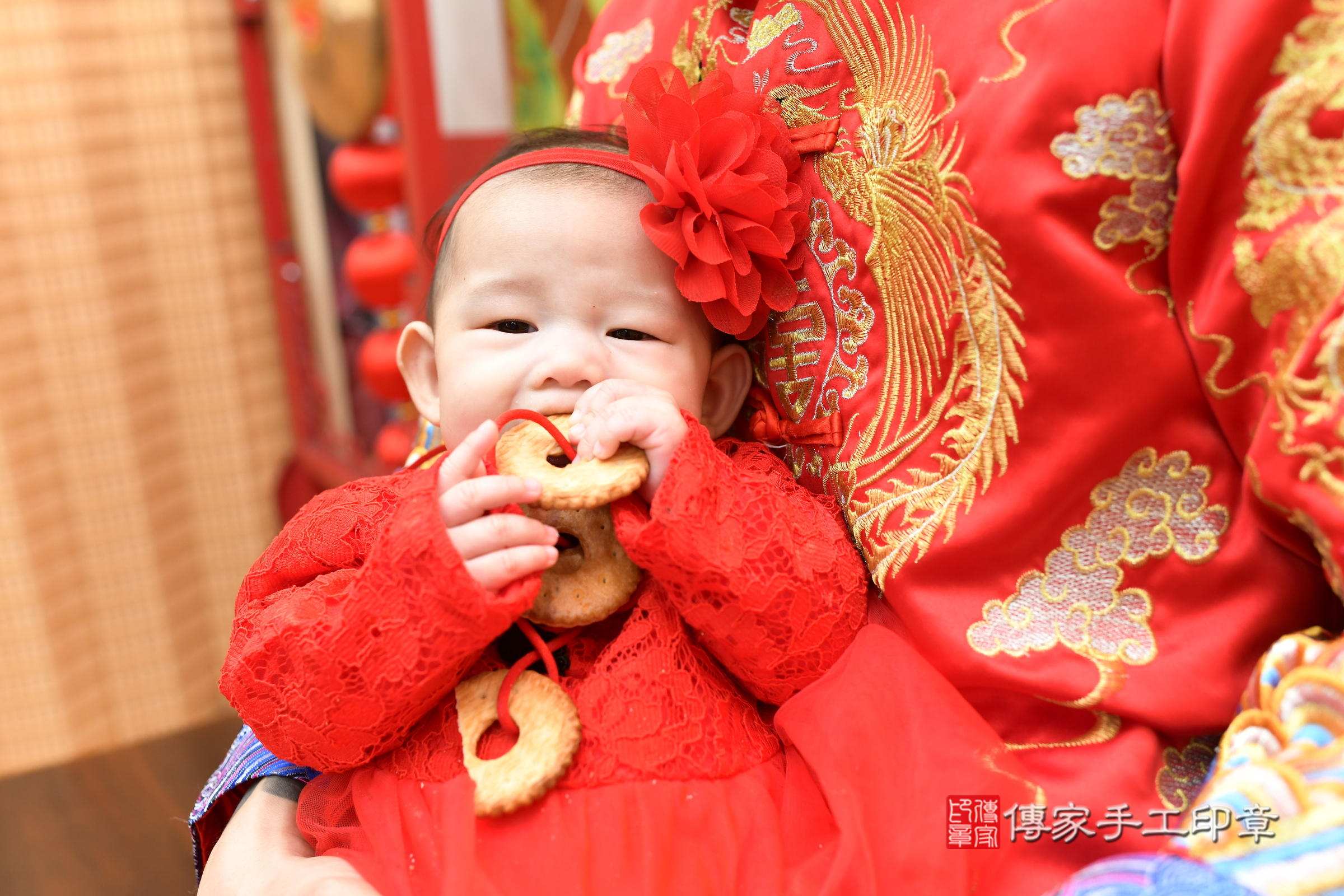 台北市大同區彤彤寶寶收涎推薦：傳家台北店收涎中國風會場，嬰兒古禮收涎收口水流程儀式、收涎吉祥話、收涎餅乾、收涎拍照。收涎證書。2024.5.11，照片19