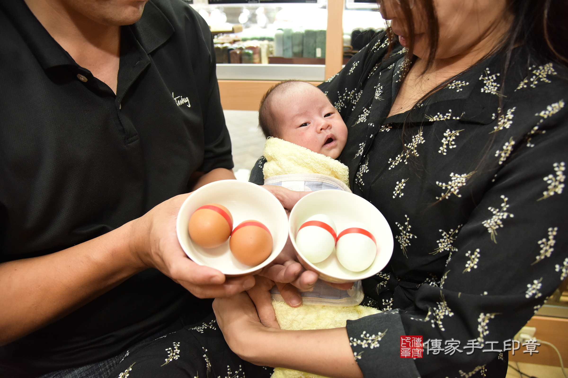 瑄瑄寶寶(新北市永和區嬰兒寶寶滿月剃頭理髮、嬰兒剃胎毛儀式吉祥話)。中國風會場，爸媽寶貝穿「日中韓」古裝禮服。專業拍照、證書。★購買「臍帶章、肚臍章、胎毛筆刷印章」贈送：剃頭、收涎、抓周，三選一。2024.5.26，照片5