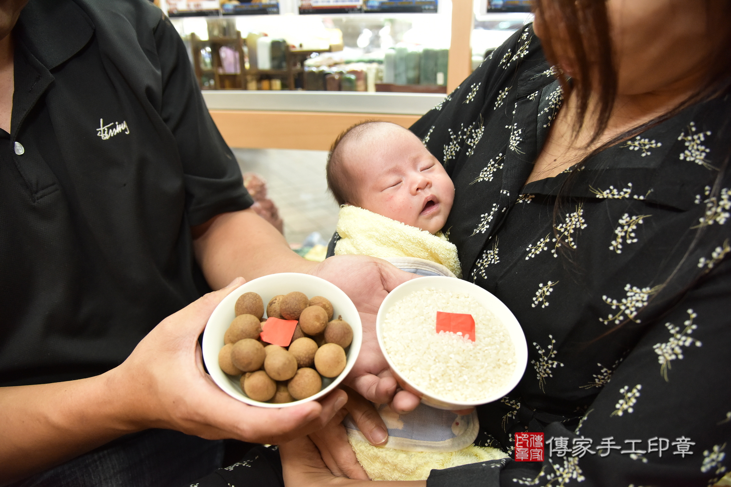 瑄瑄寶寶(新北市永和區嬰兒寶寶滿月剃頭理髮、嬰兒剃胎毛儀式吉祥話)。中國風會場，爸媽寶貝穿「日中韓」古裝禮服。專業拍照、證書。★購買「臍帶章、肚臍章、胎毛筆刷印章」贈送：剃頭、收涎、抓周，三選一。2024.5.26，照片7