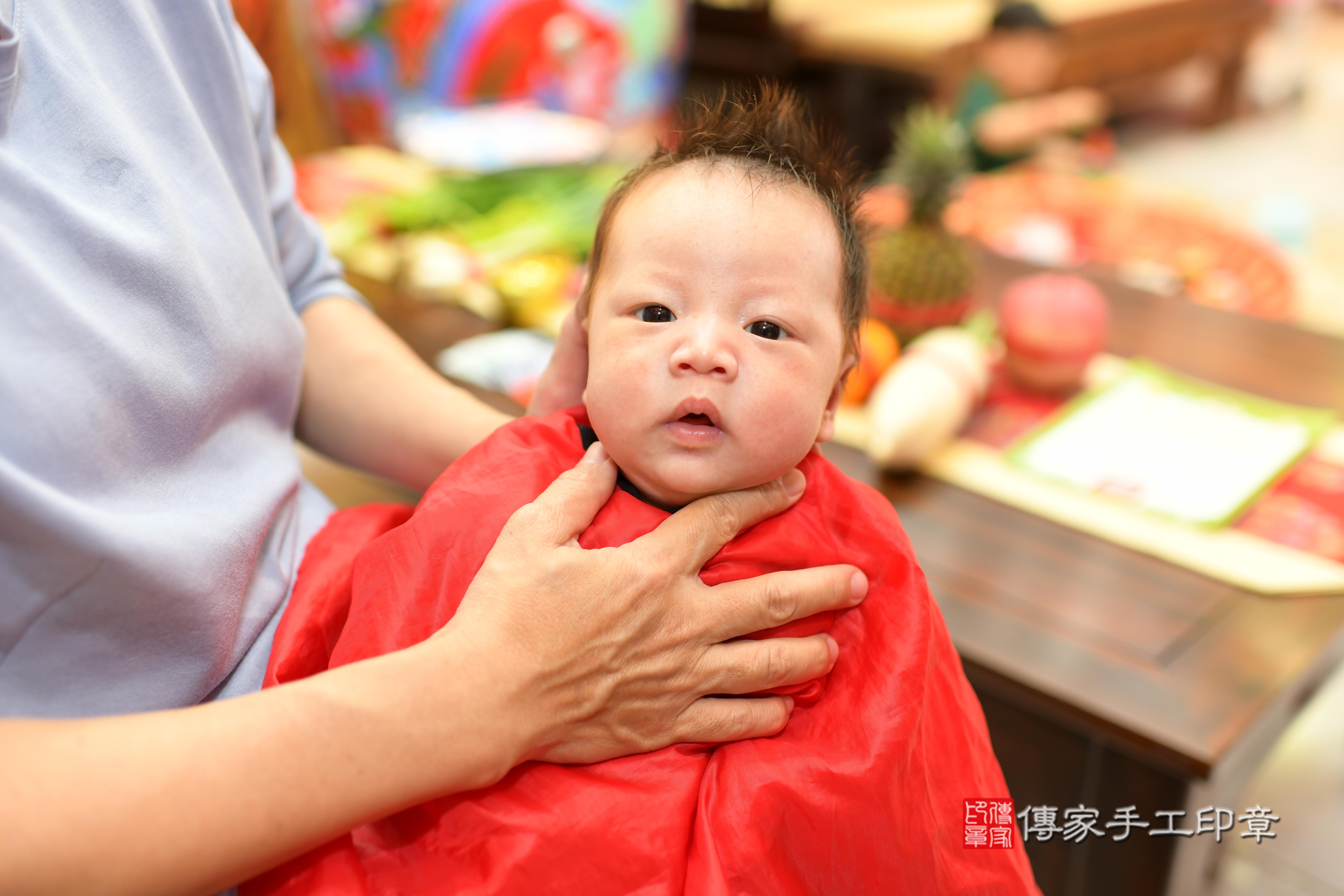 傳家手工印章台南店、抓周、度脺、中國風會場、傳家嬰兒古禮、吉祥話、抓周道具物品24種、拍照。抓周證書。寶寶抓周、滿周歲、生日快樂、祝福