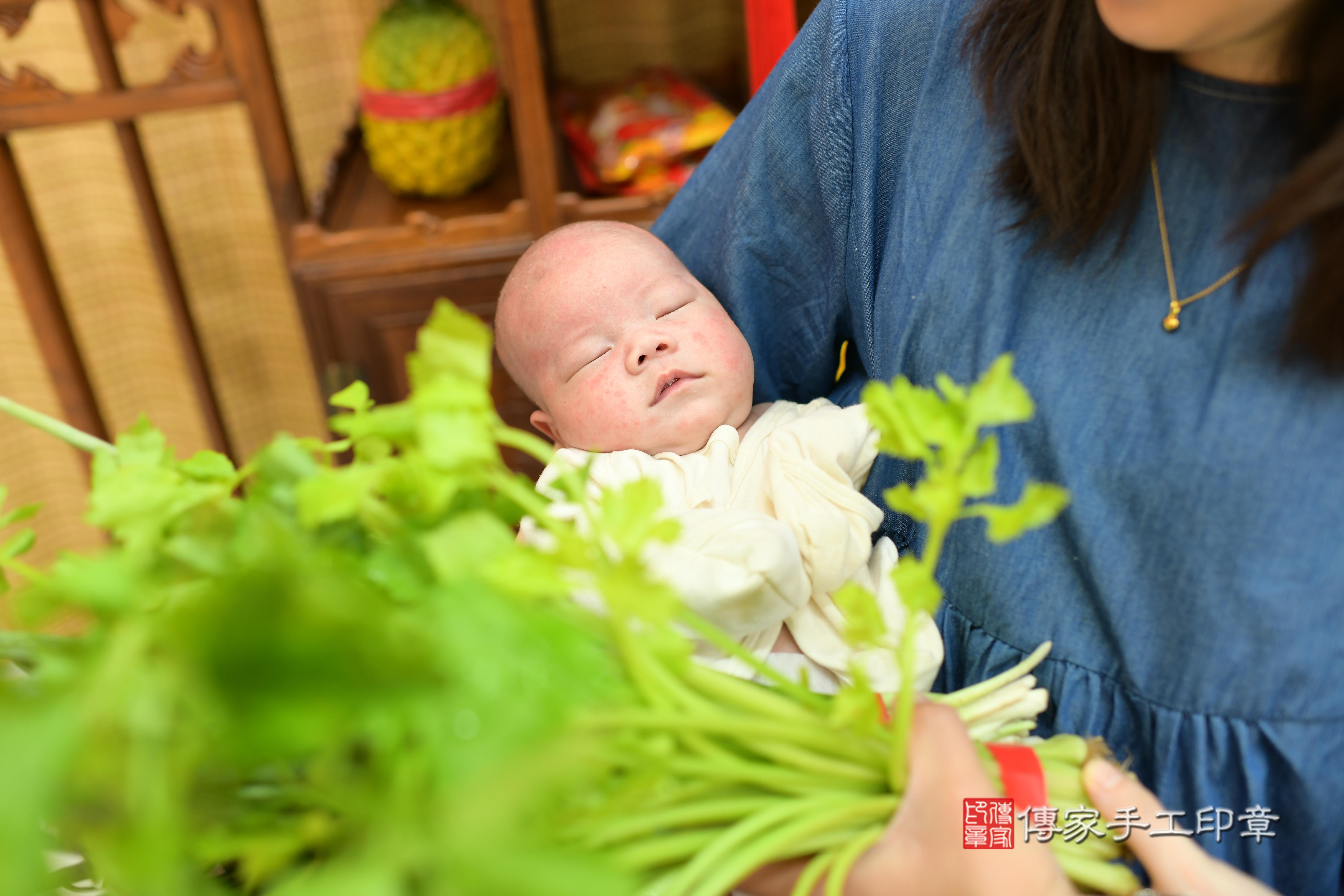 傳家手工印章台南店、抓周、度脺、中國風會場、傳家嬰兒古禮、吉祥話、抓周道具物品24種、拍照。抓周證書。寶寶抓周、滿周歲、生日快樂、祝福