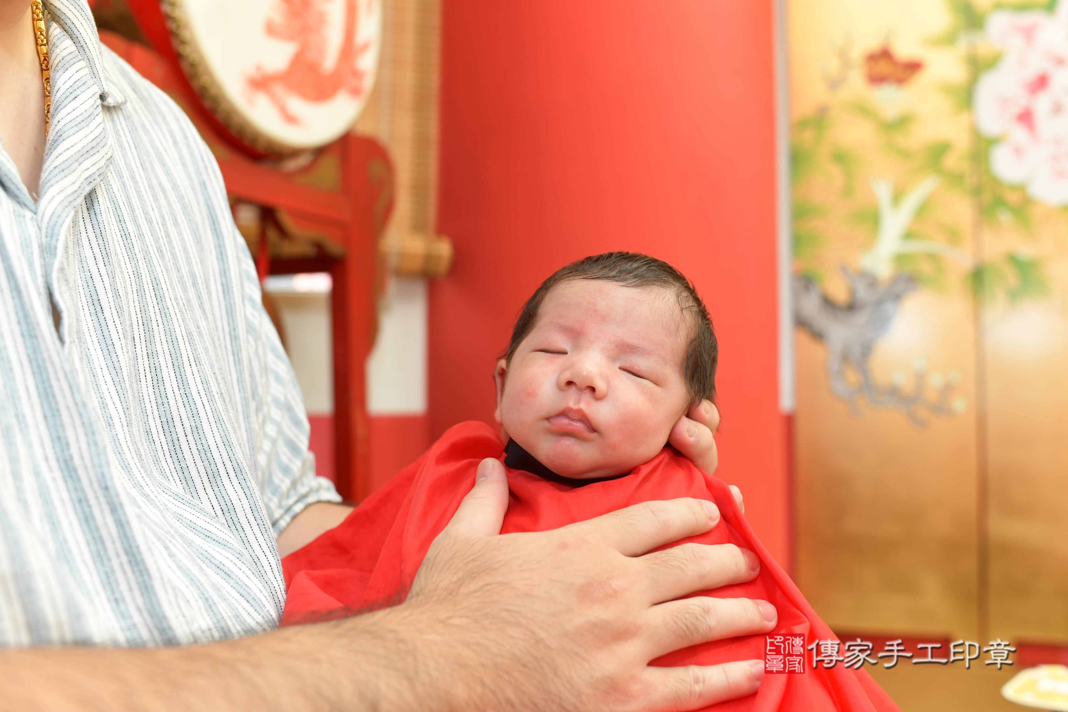 傳家手工印章高雄店、抓周、度脺、中國風會場、傳家嬰兒古禮、吉祥話、抓周道具物品24種、拍照。抓周證書。寶寶抓周、滿周歲、生日快樂、祝福