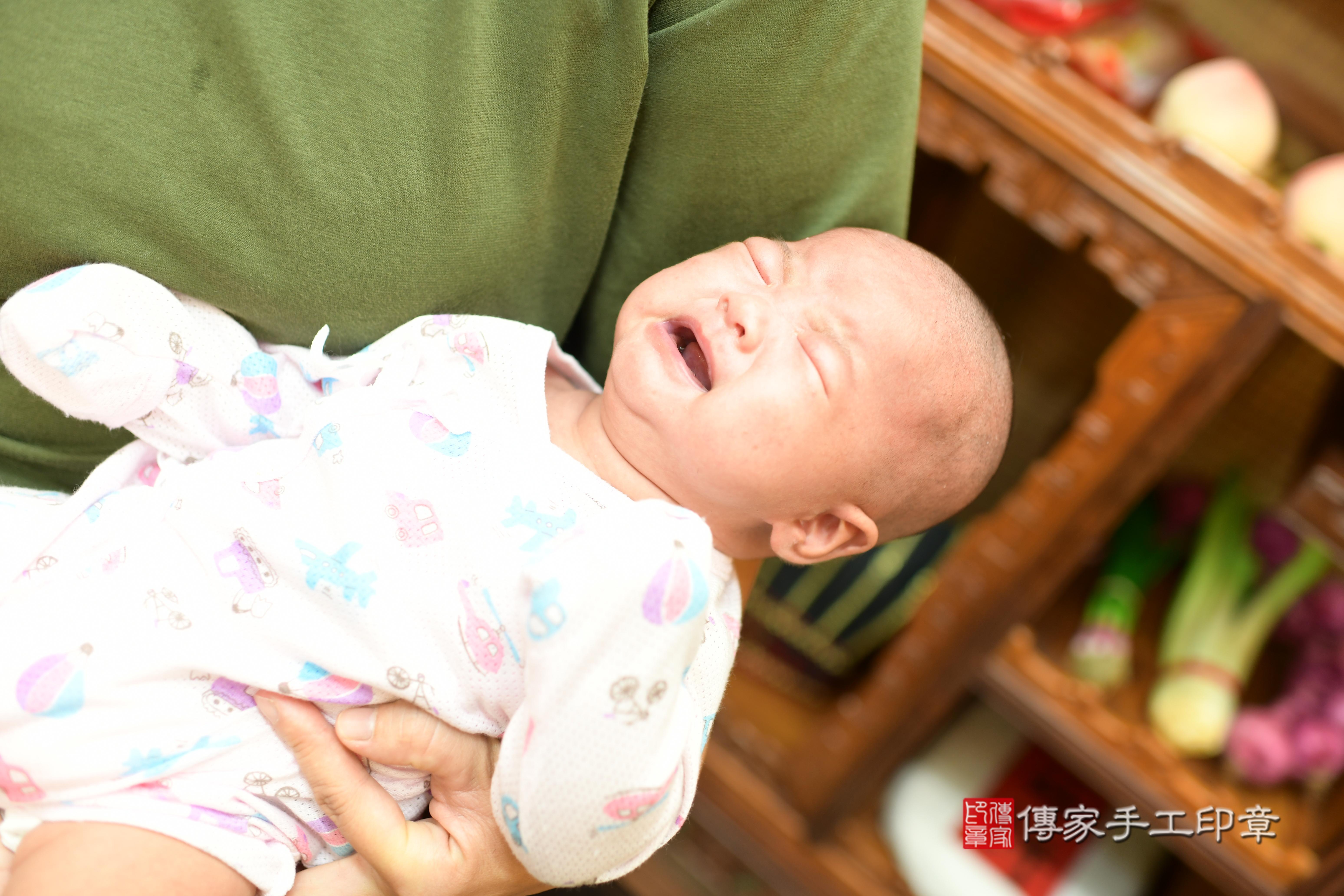 傳家手工印章台南店、抓周、度脺、中國風會場、傳家嬰兒古禮、吉祥話、抓周道具物品24種、拍照。抓周證書。寶寶抓周、滿周歲、生日快樂、祝福