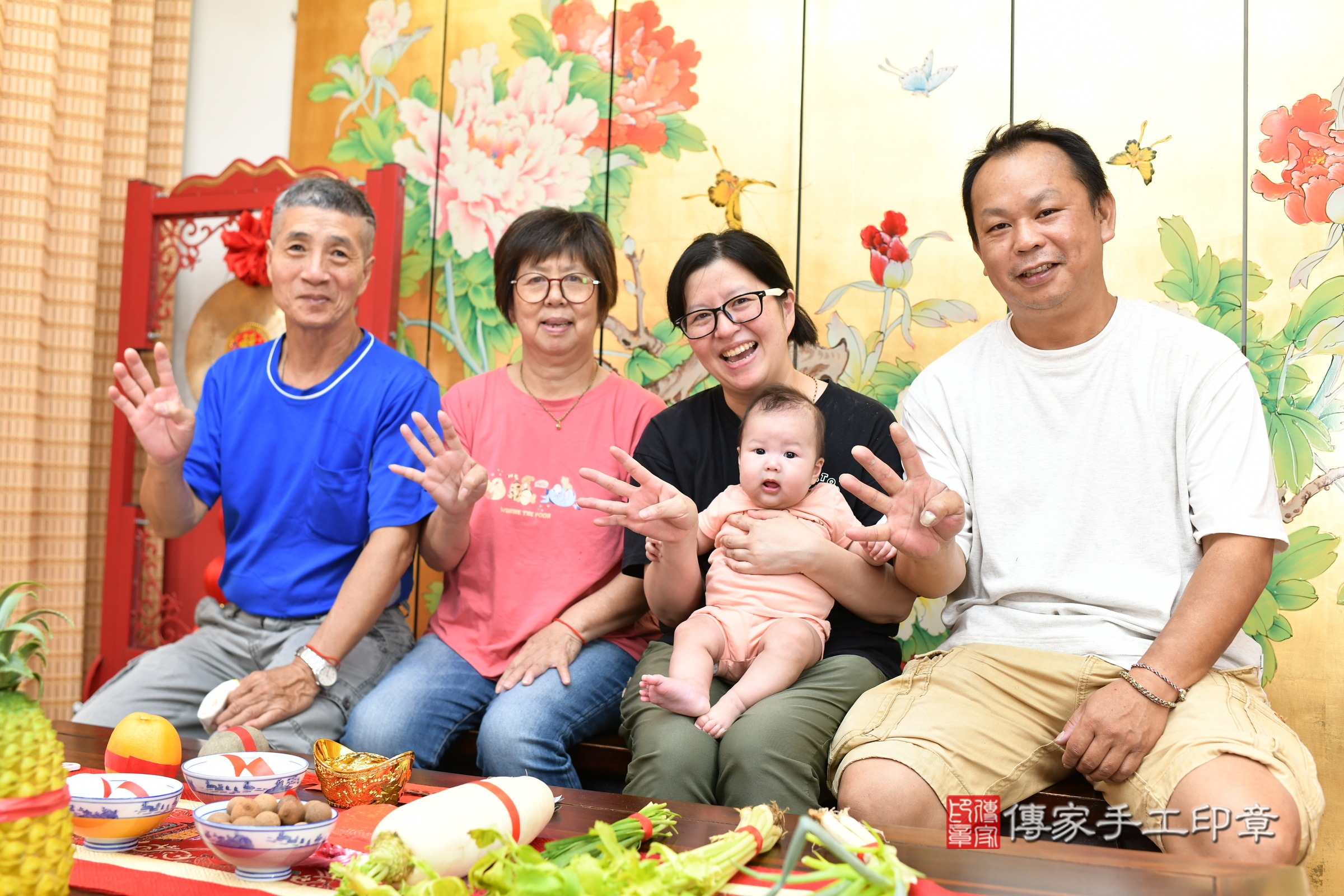 歆歆寶寶(台北市大同區嬰兒寶寶滿月剃頭理髮、嬰兒剃胎毛儀式吉祥話)。中國風會場，爸媽寶貝穿「日中韓」古裝禮服。專業拍照、證書。★購買「臍帶章、肚臍章、胎毛筆刷印章」贈送：剃頭、收涎、抓周，三選一。2024.6.1，照片3